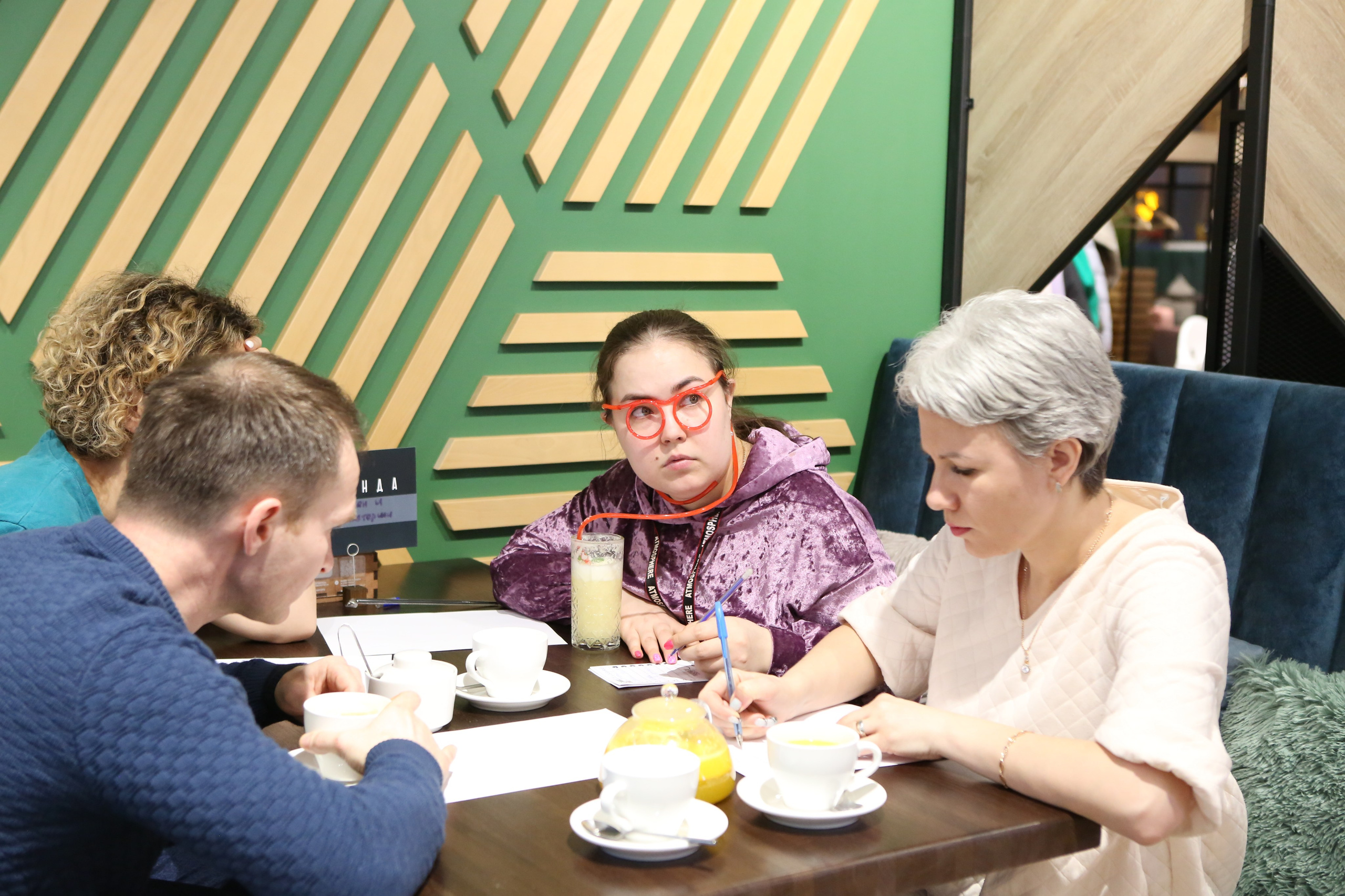 КВИЗ в Кудрово. Фотограф в Санкт-Петербурге. Индивидуальная съемка и фотопрогулки