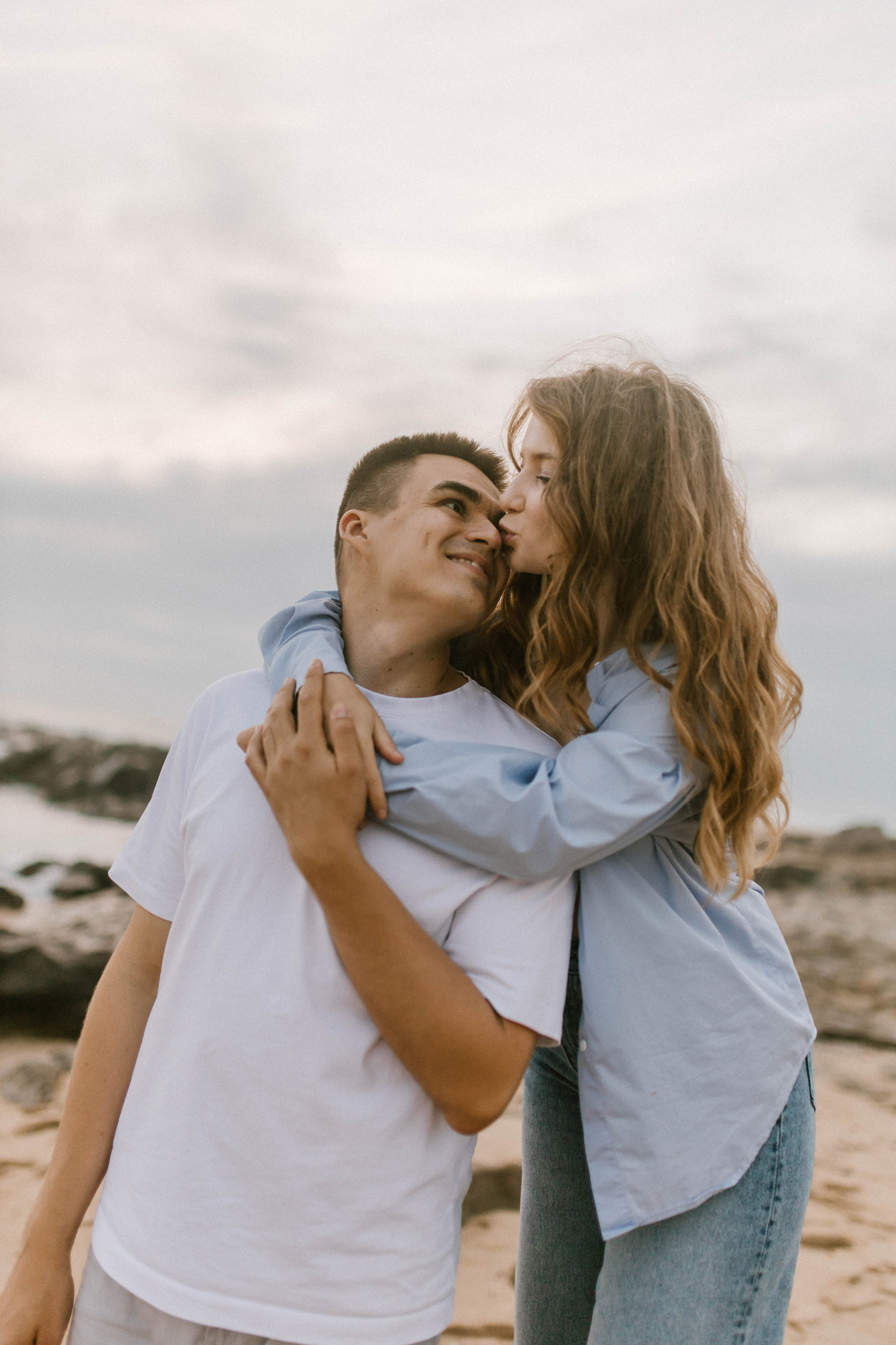 Anna on ocean. Wedding and family photographer OLGA KILVEIN