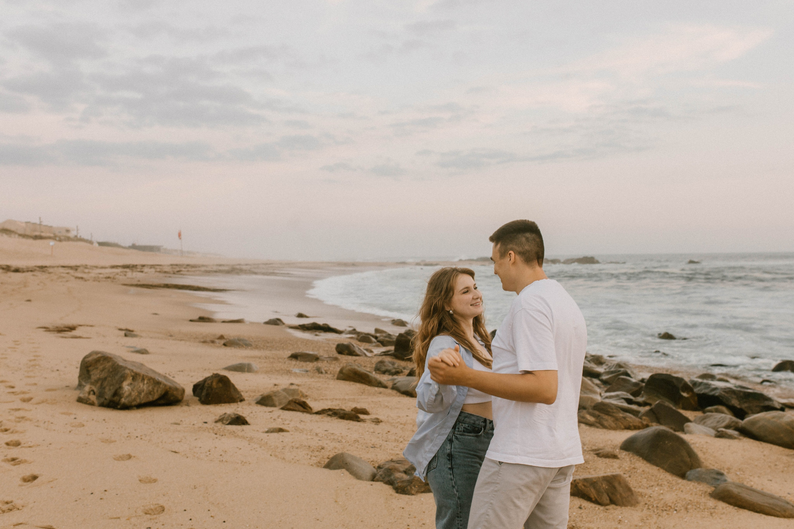 Anna on ocean. Wedding and family photographer OLGA KILVEIN