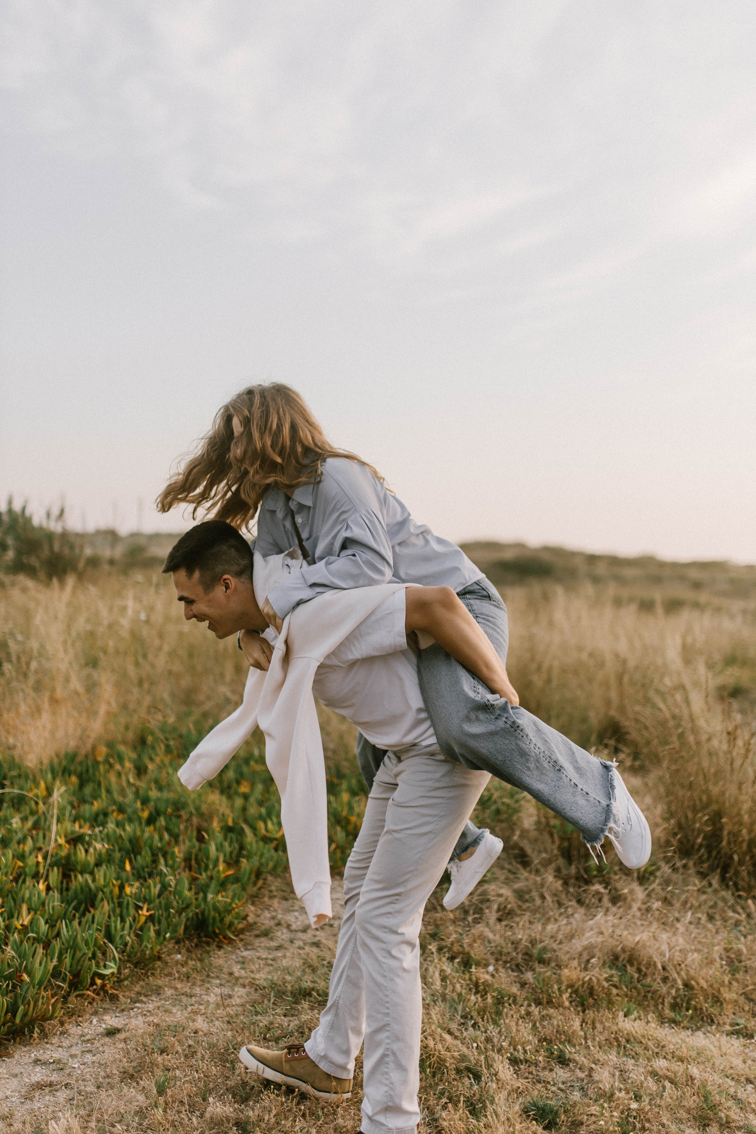 Anna on ocean. Wedding and family photographer OLGA KILVEIN