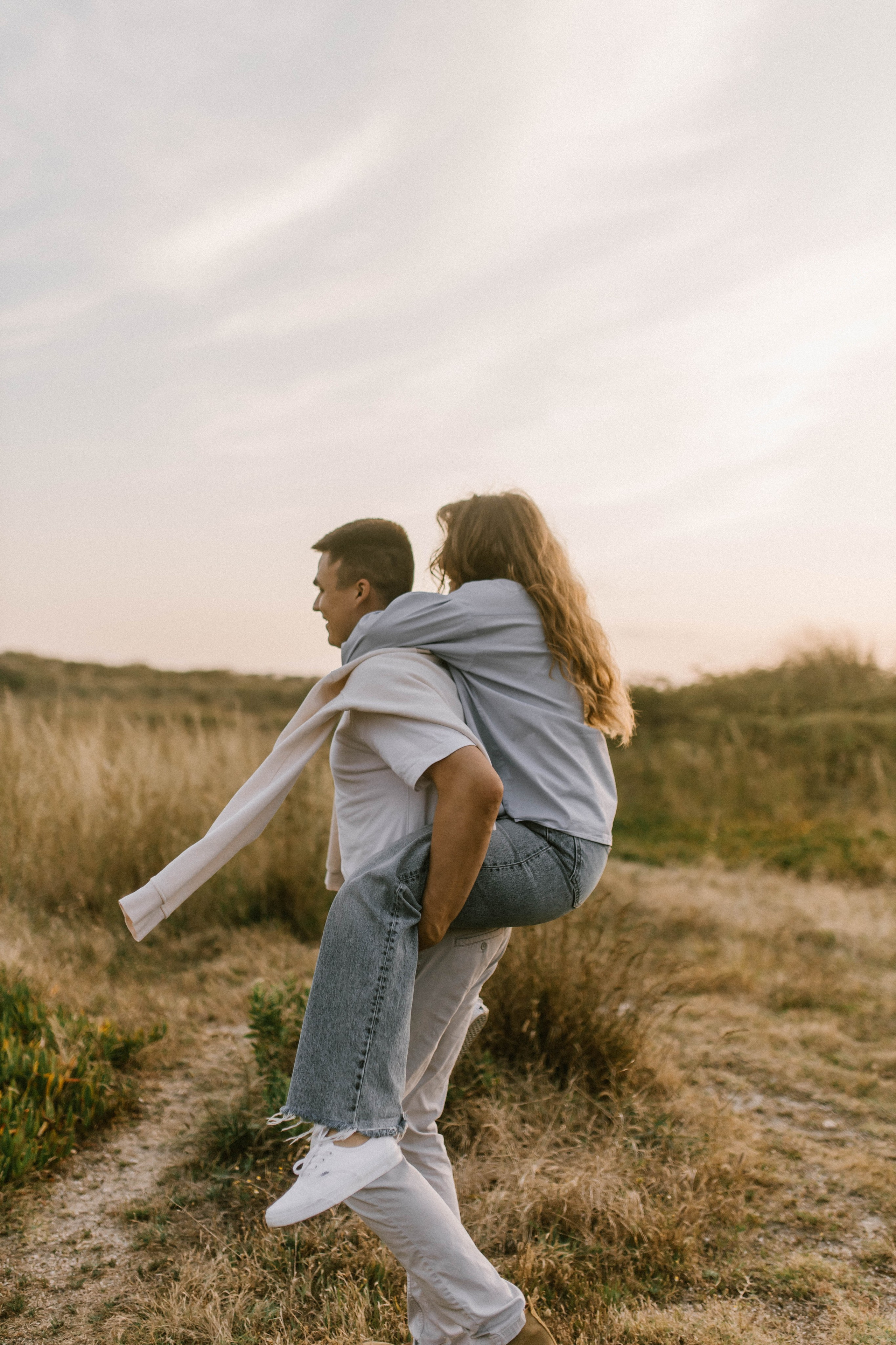 Anna on ocean. Wedding and family photographer OLGA KILVEIN