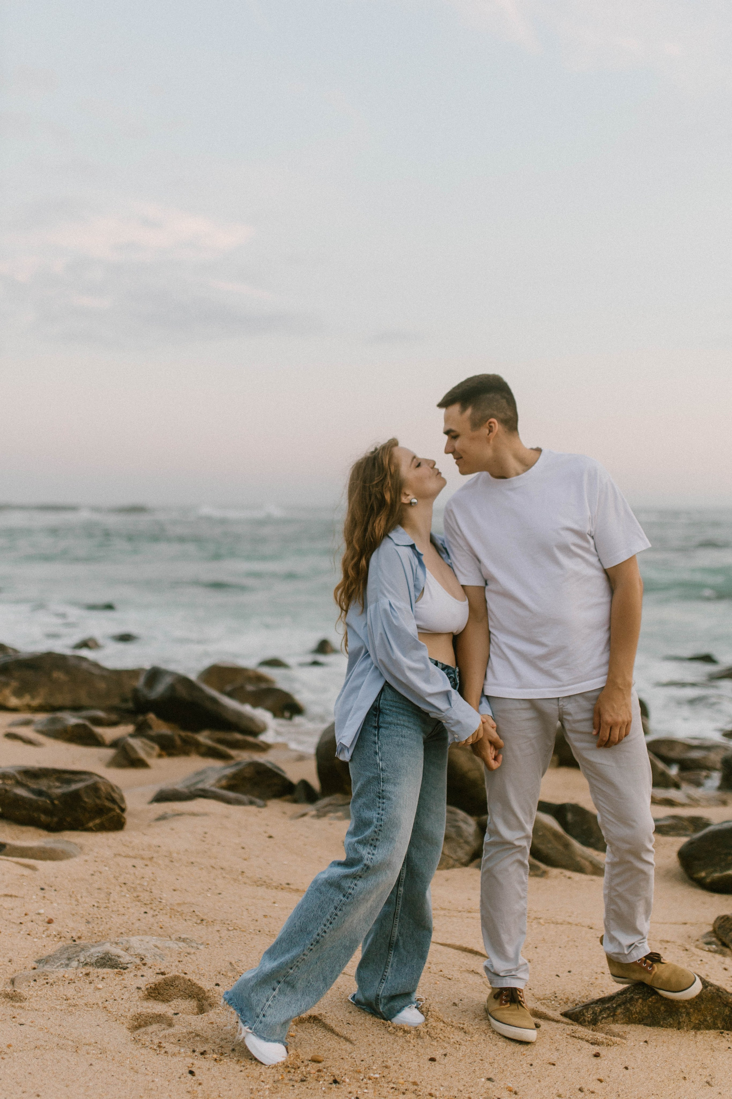 Anna on ocean. Wedding and family photographer OLGA KILVEIN