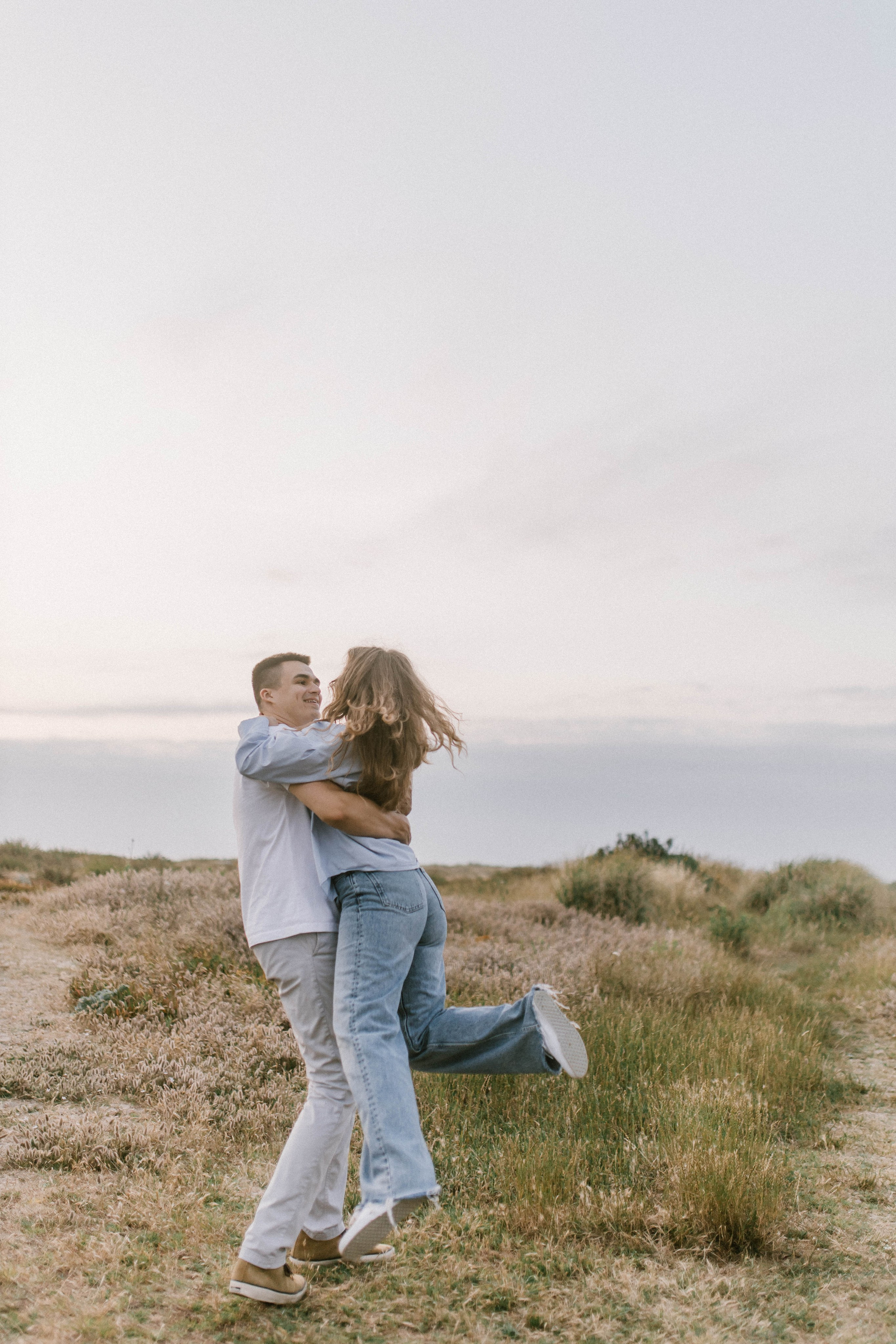 Anna on ocean. Wedding and family photographer OLGA KILVEIN