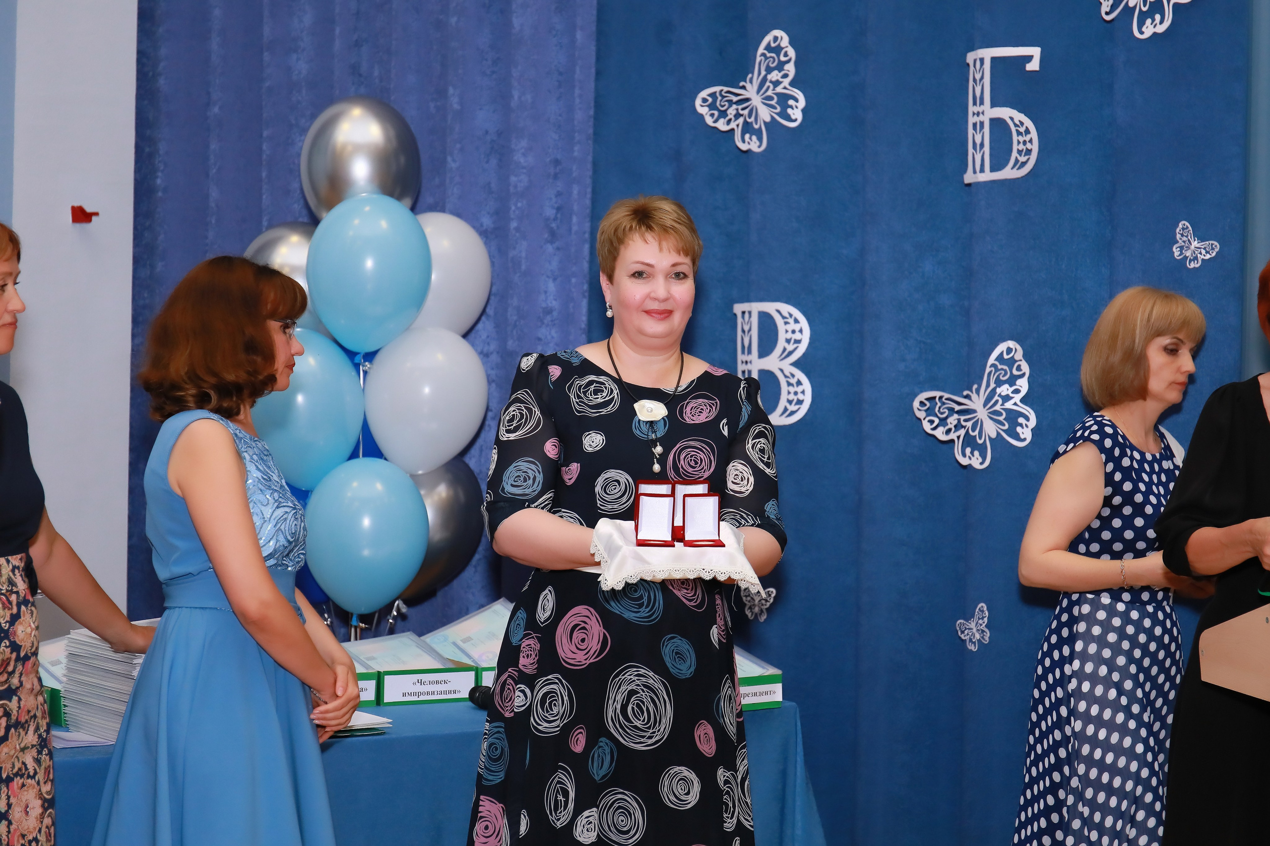 Вручение аттестатов (СОШ 101). Детский семейный фотограф Краснодар