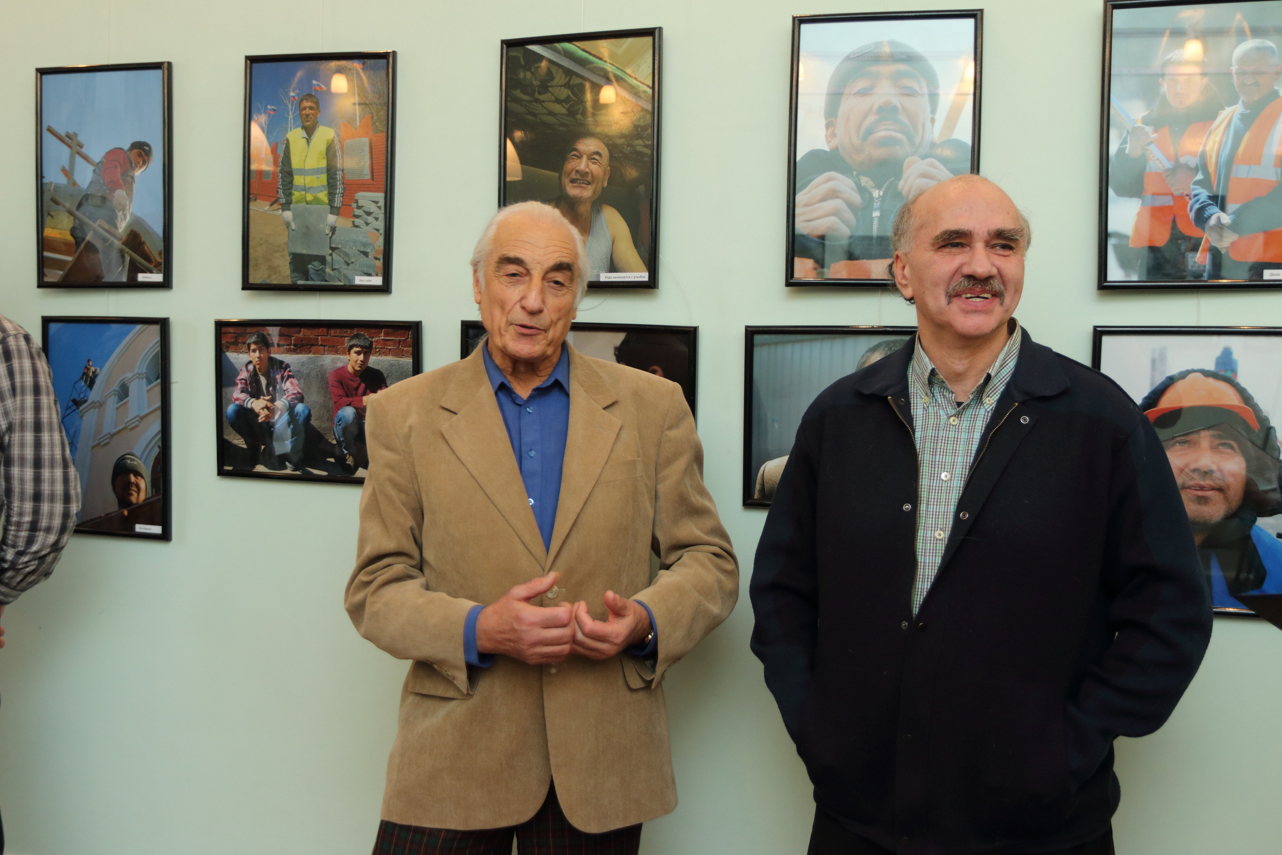 21.12.2015 Открытие выставки Юрия Стрельца «Мигранты». Фотообъединение Самарского областного отделения Союза журналистов России