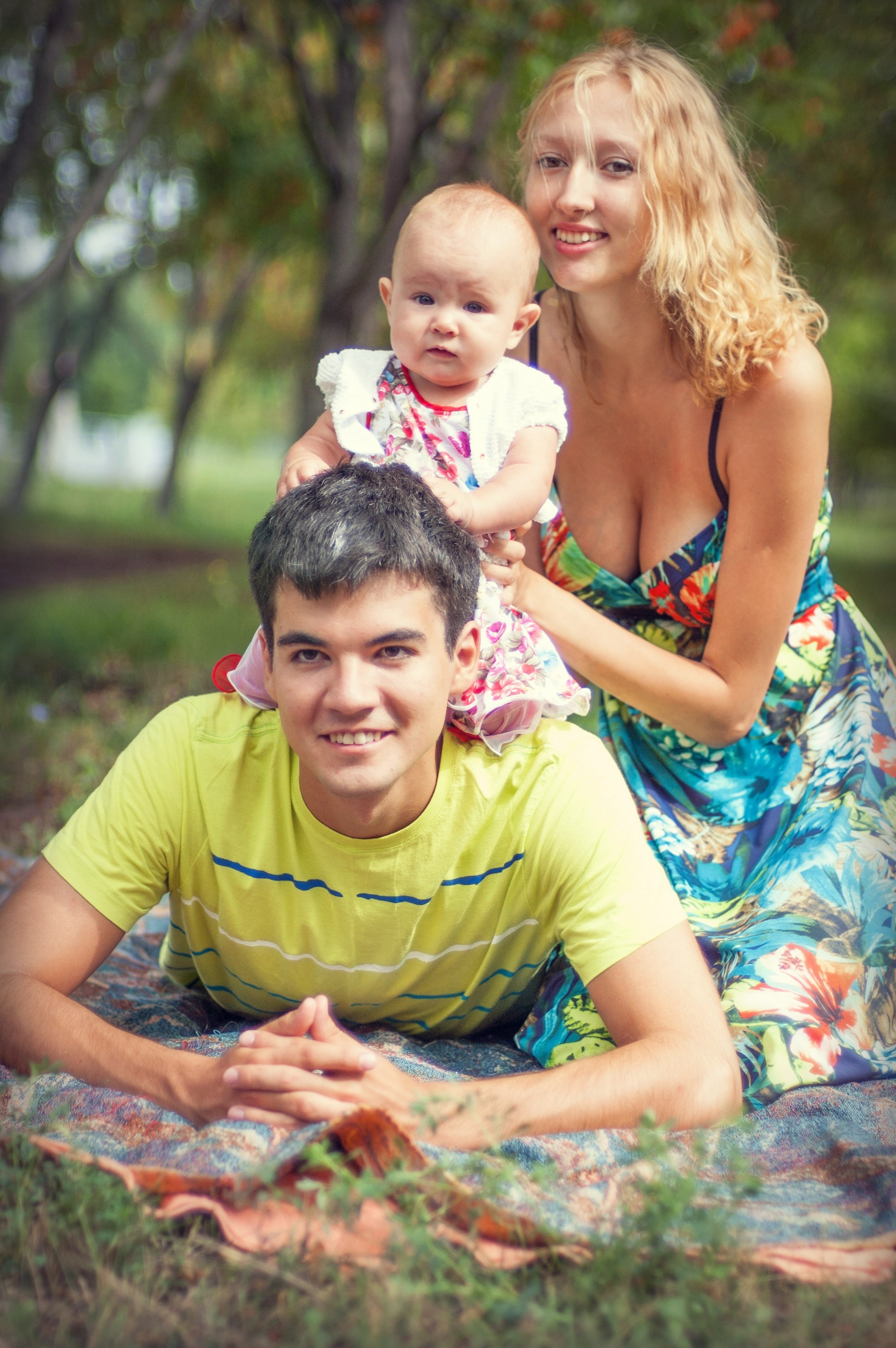 Семейная съемка в парке Победы. Портретный креативный творческий фотограф в Казани Михаил Бушенев