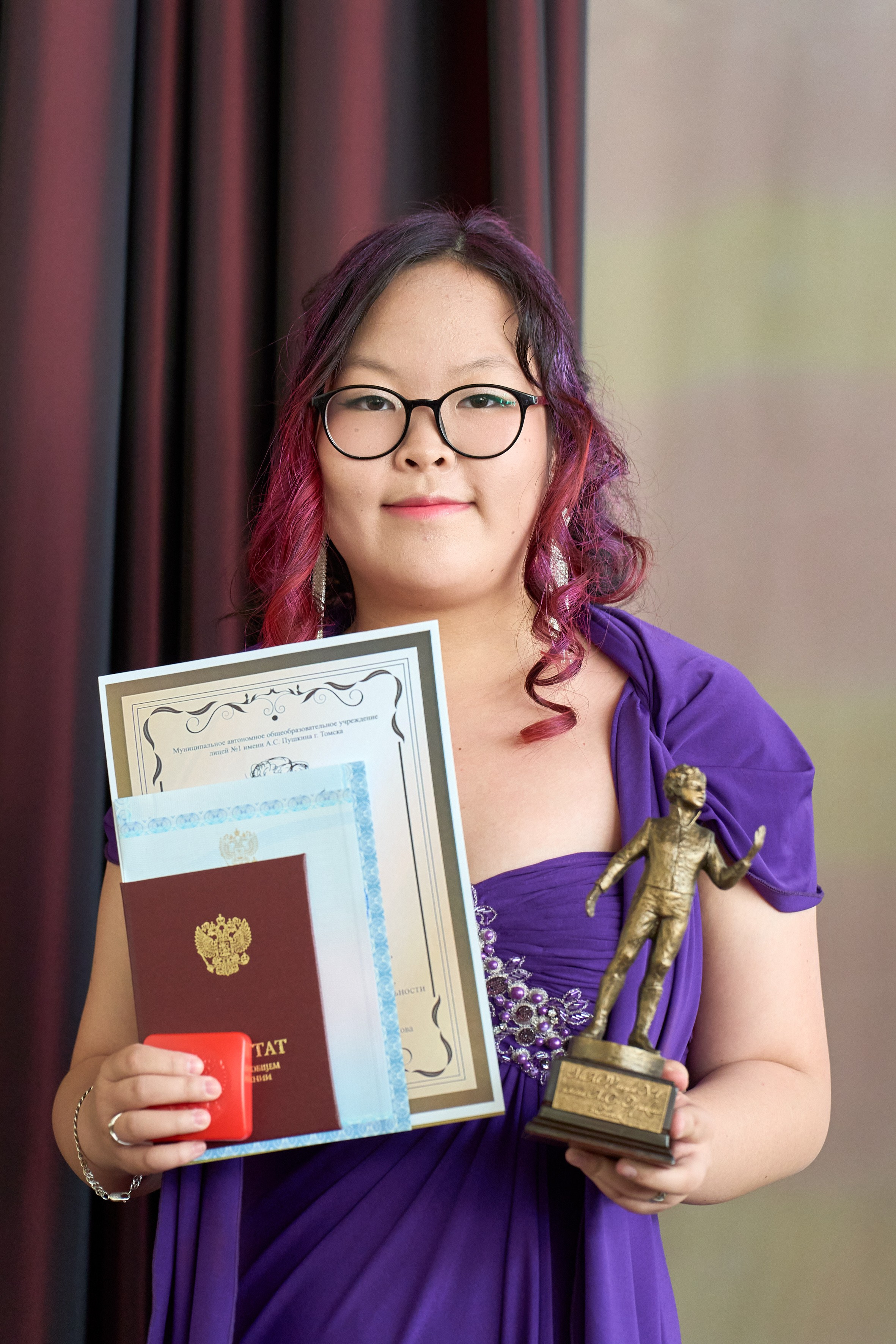 Вручение аттестатов 11 класс. Репортажный и портретный фотограф в Томске Ларионов Артём