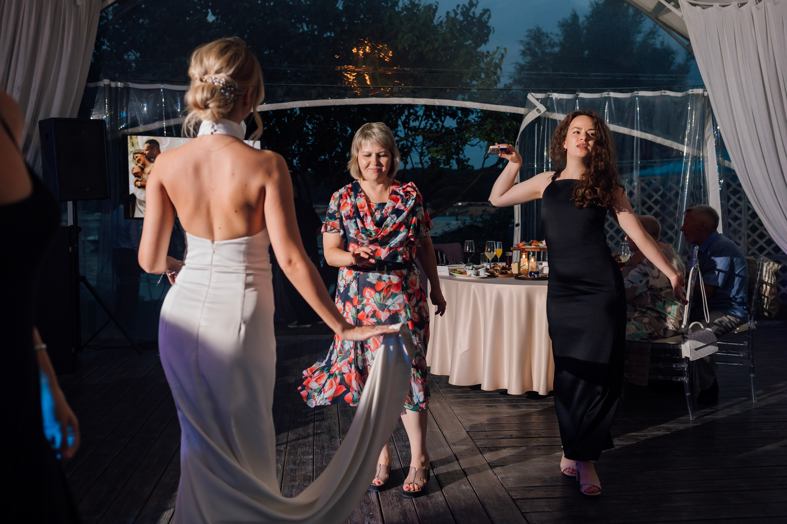 Ольга и Сергей. Свадьба в шатре. Свадебный и семейный фотограф в Москве Евгения Лисина