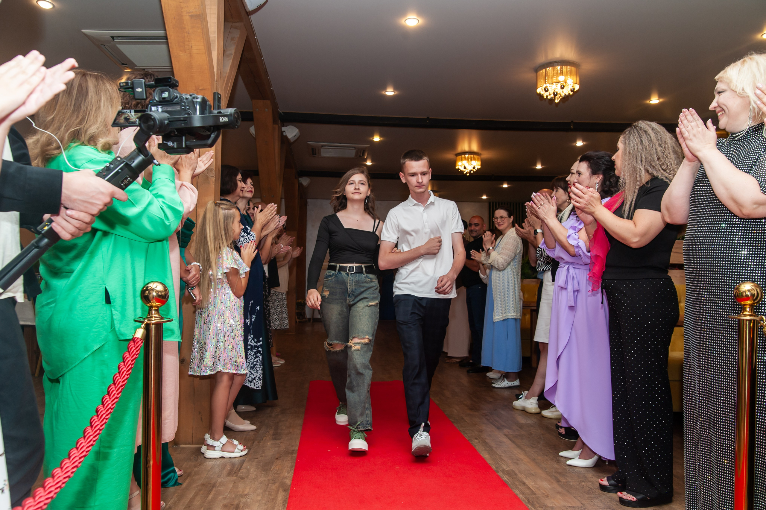 Выпускной МАОУ СОШ № 17 им. Эдуарда Есаяна. Свадебный и семейный фотограф Денис Лукьянов в Краснодаре, Краснодарском крае и Республике Крым