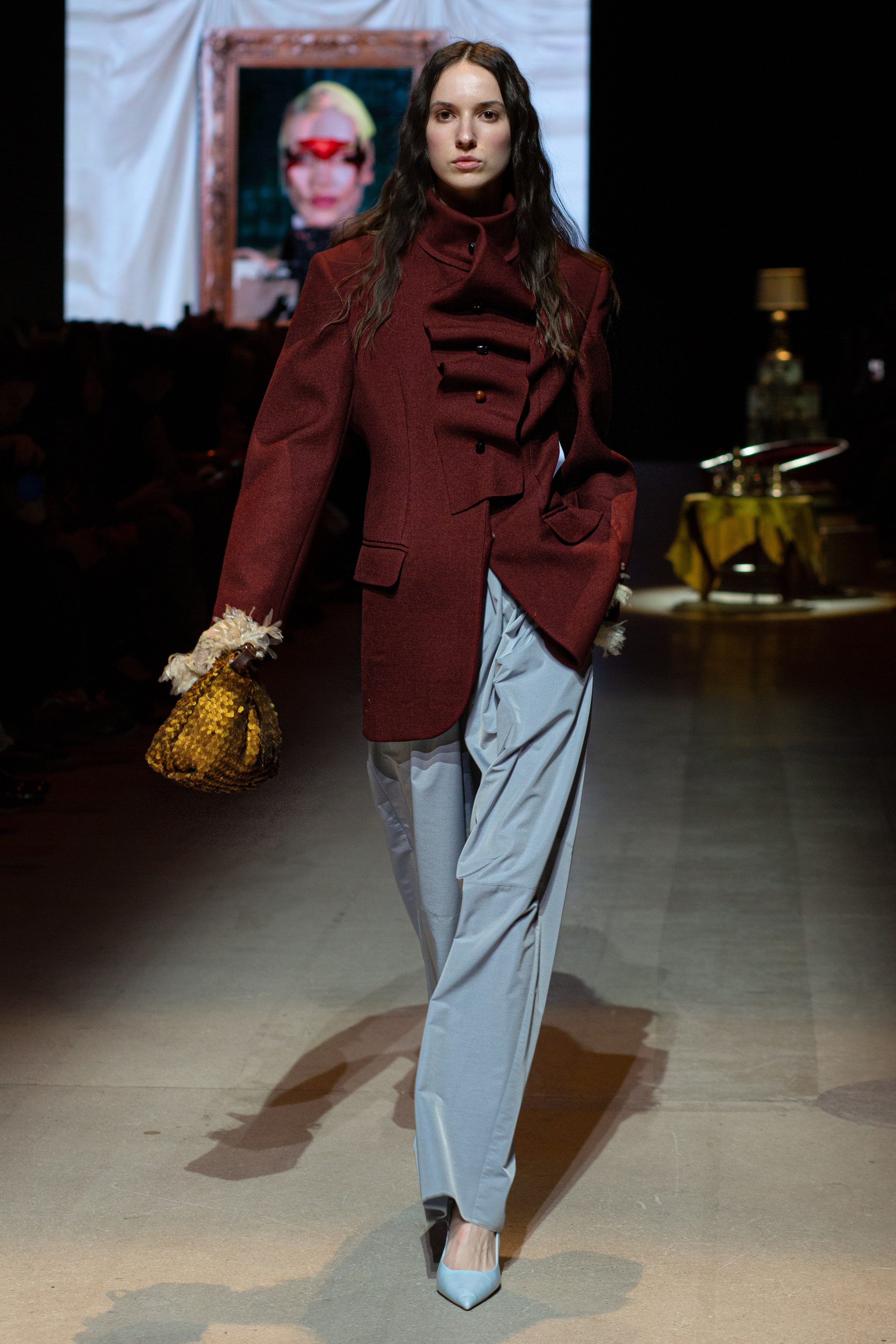 Reports from the Moscow Fashion Week shows. Neumann’s moon