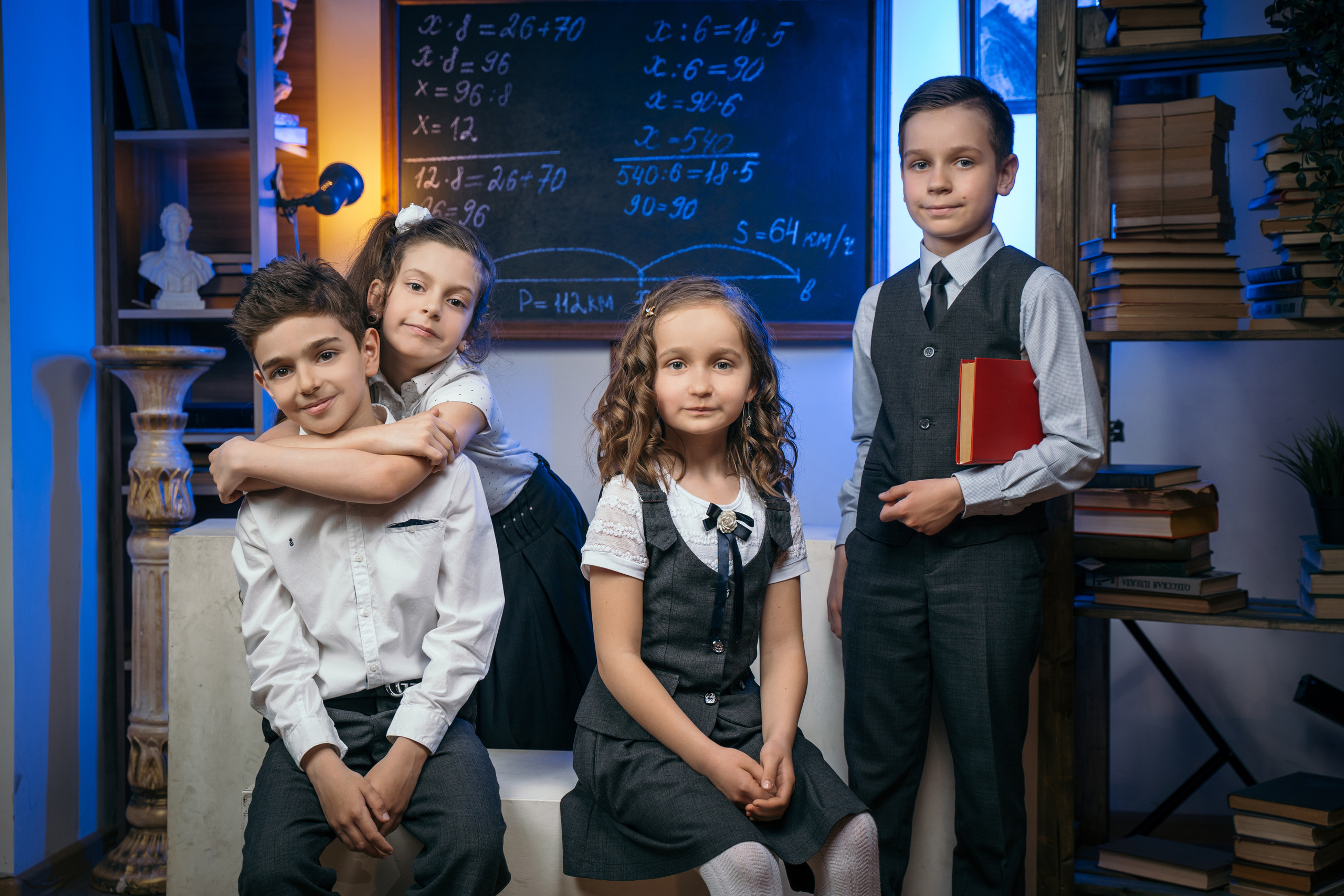 Выпускной Выпускной альбом Школьный альбом Школа Дети Воспитание Гимназия Лицей Учитель Подростки Выпуск ЕГЭ ОГЭ Фотостудия Школьная студия Шнайдер Антон Ростов ФотоРостов Фотограф Школьный фотограф Знания Обучения Глобус Физика Химия Детство Образование Секции АРТ Детство Каникулы ВПР Классный руководитель Правильный Выпускной Альбом ПВА 