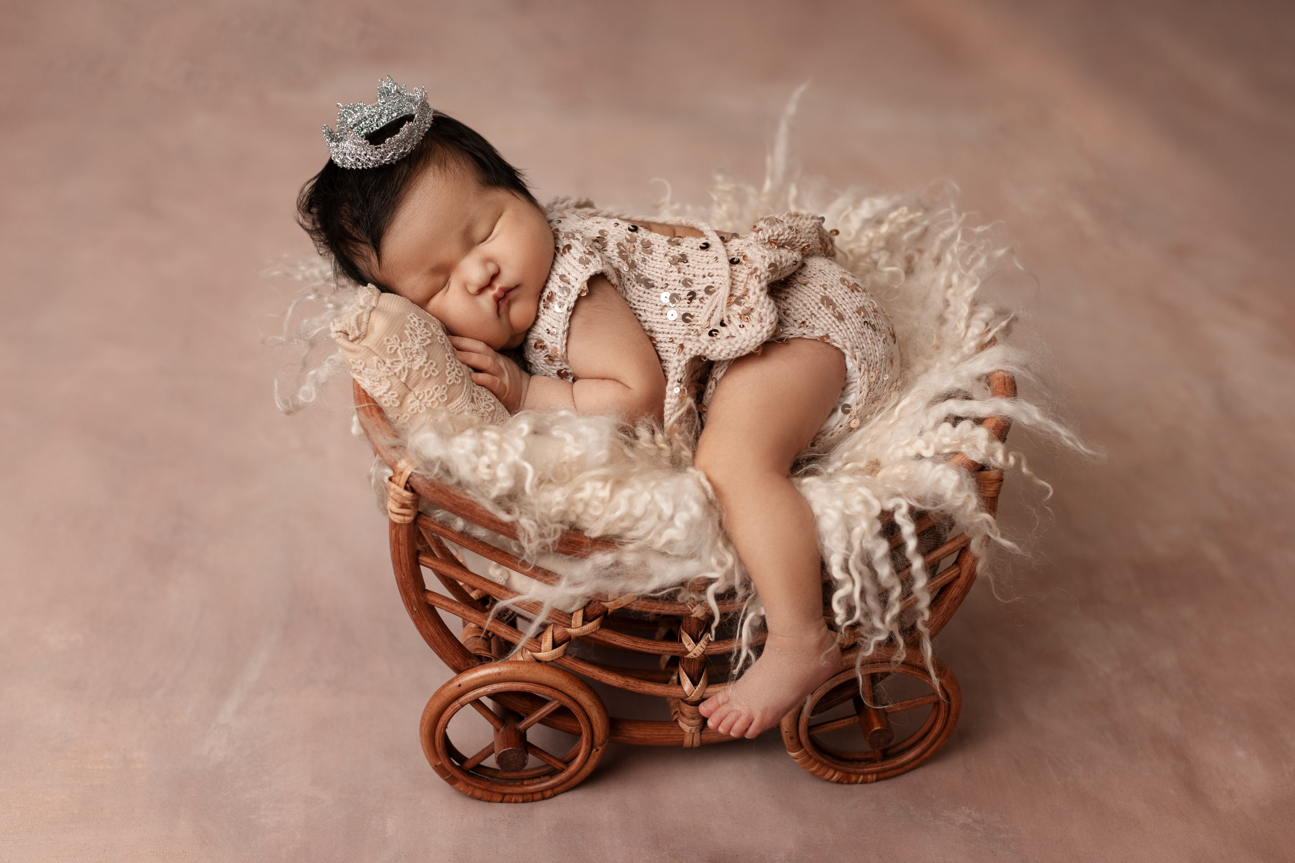 Newborn classic. Женский и newborn фотограф Айжан Шарафи в Алматы
