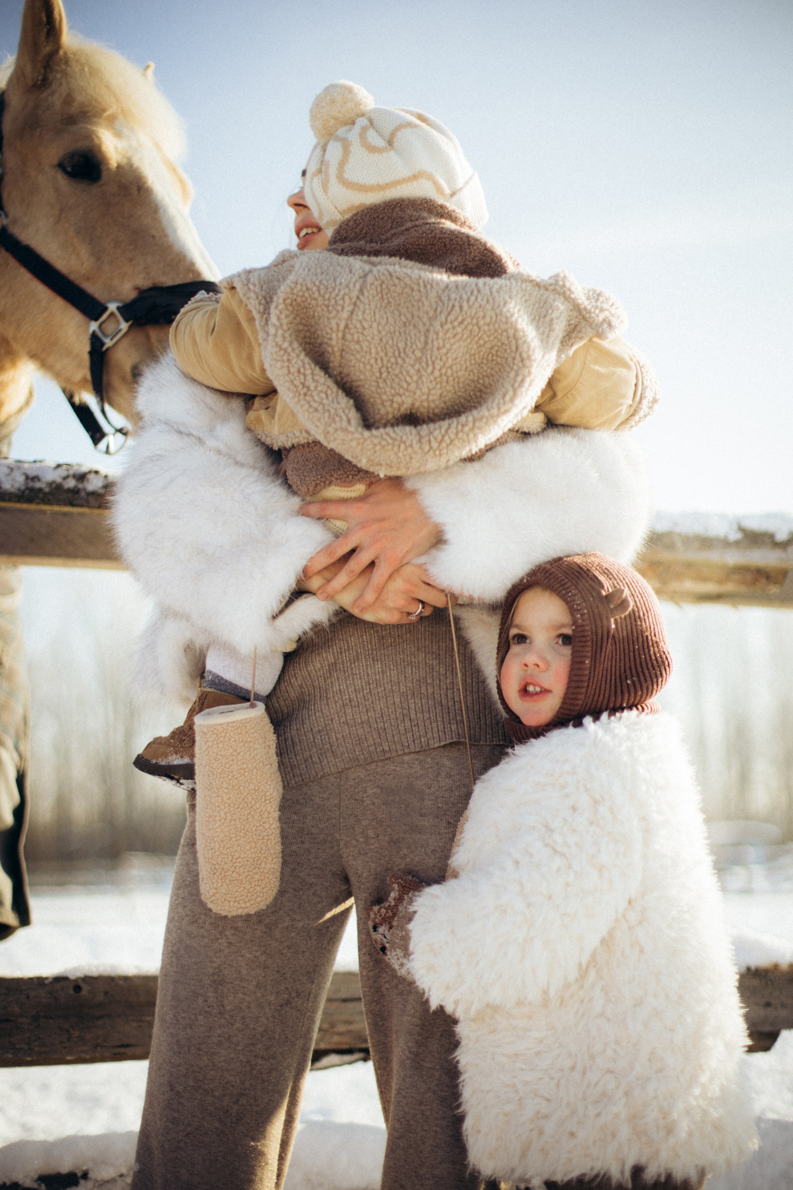 Настя с Сашей и Полей на ферме. Klerout Photographer