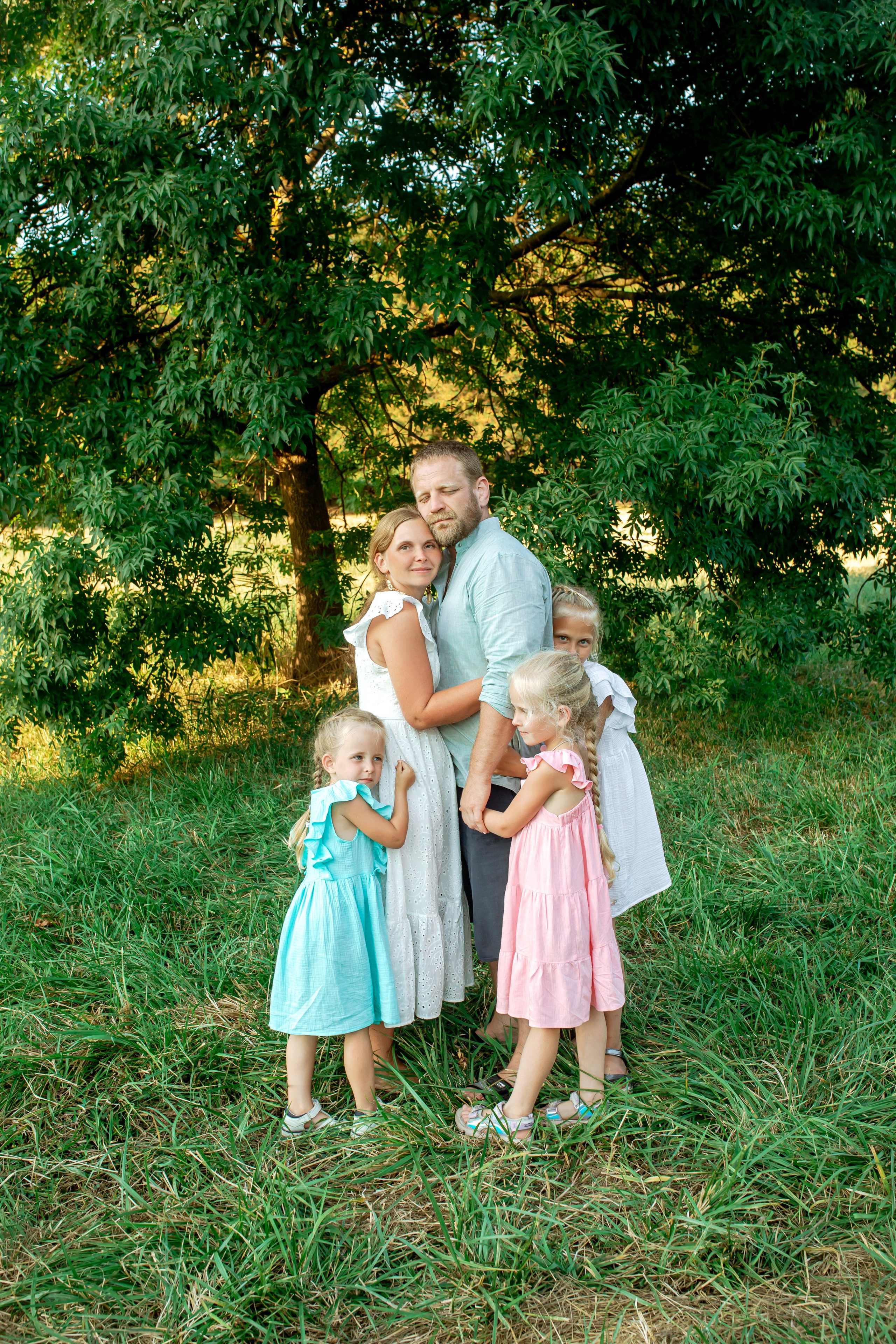 Камилла и Виктор с детьми. Фотограф в Геленджике, Архипо-Осиповке, Абрау-Дюрсо, Кринице Виктория