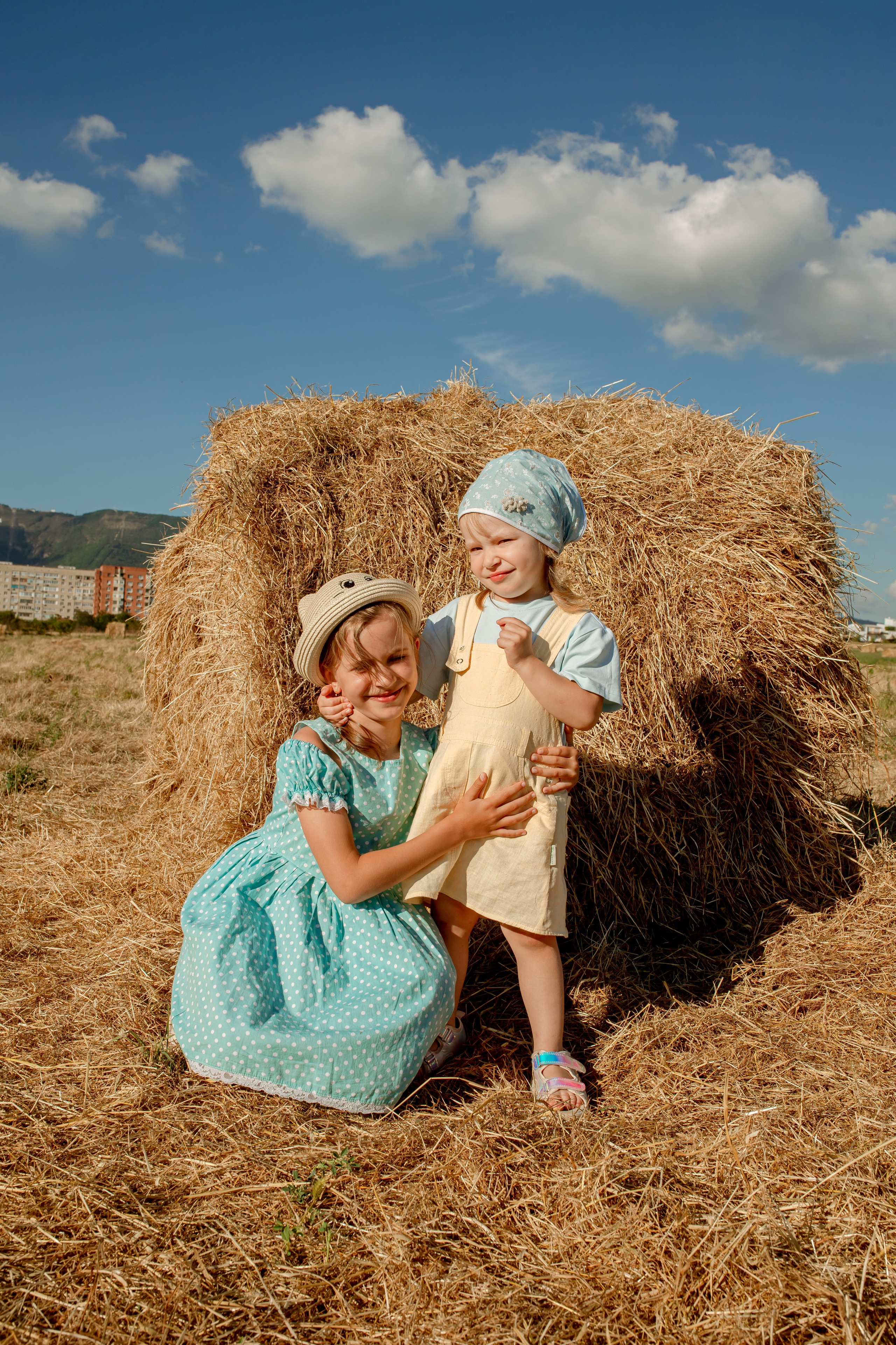 Екатерина и Алексей с дочками. Wedding and family photographer in Gelendzhik Victoria Balashova