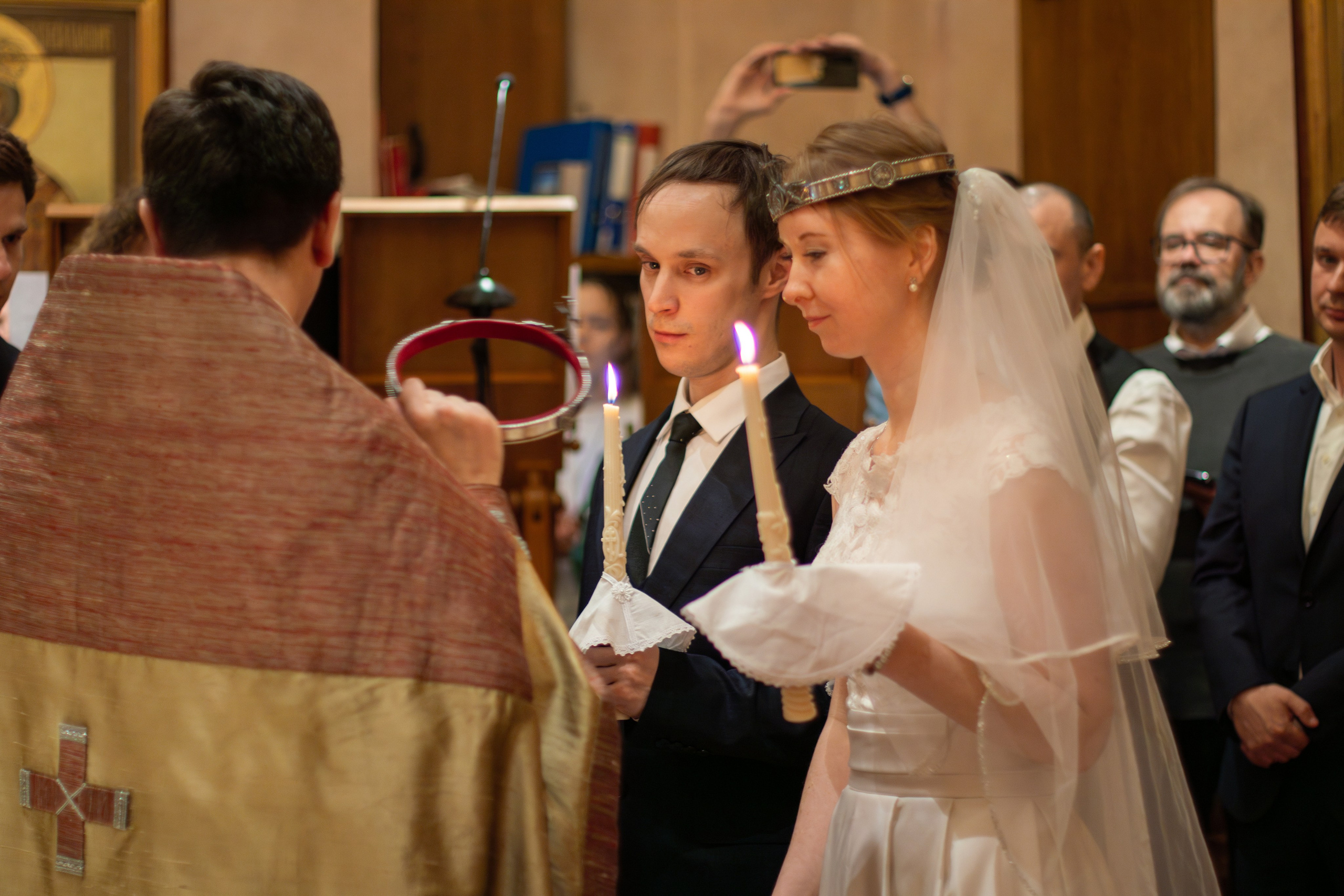 Венчание в храме Антипы Пергамского, стиль «ORWO UT21». Фотограф на крещение/венчание
