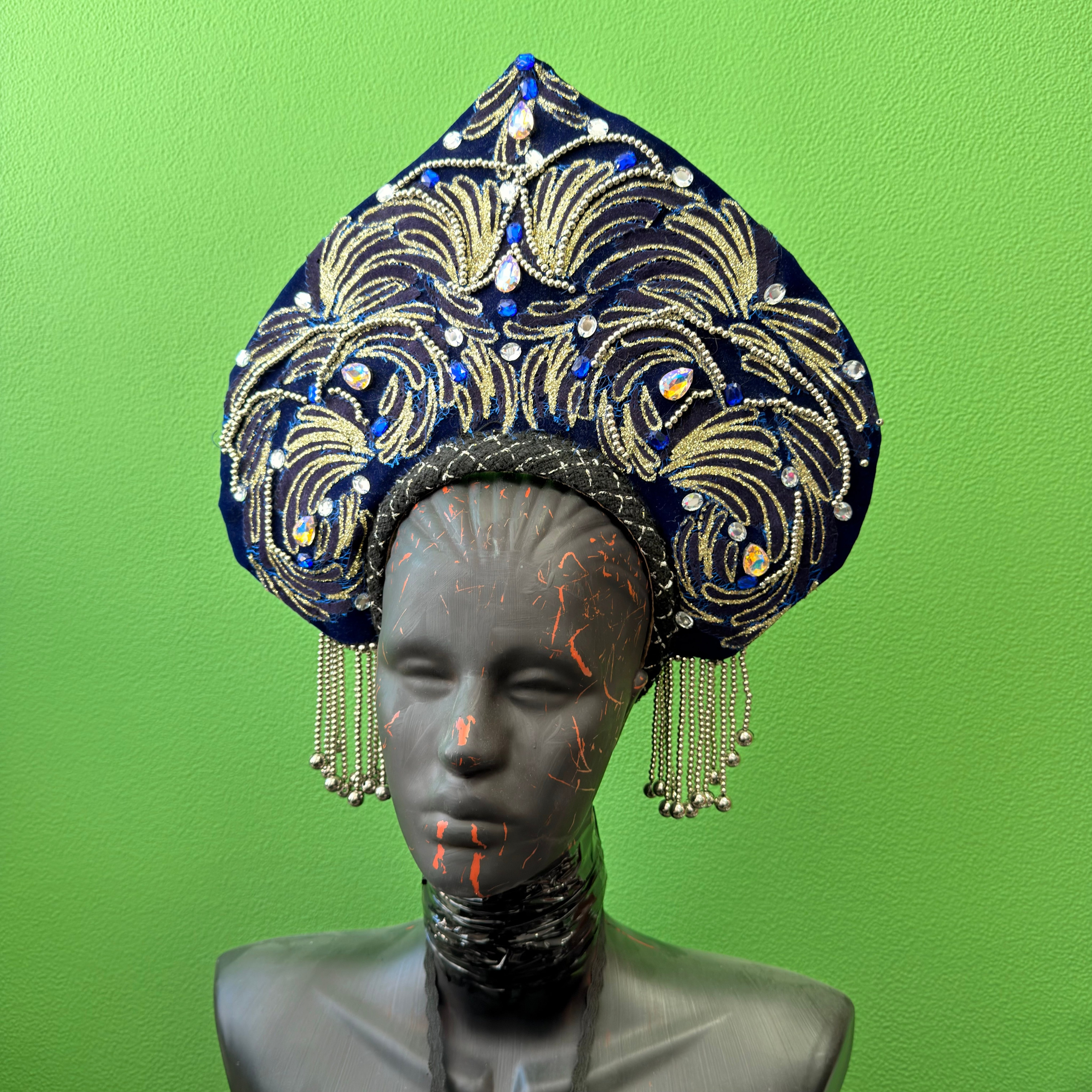 Головные уборы в аренду. Аренда костюмов, платьев и реквизита для фотосессий на Камчатке