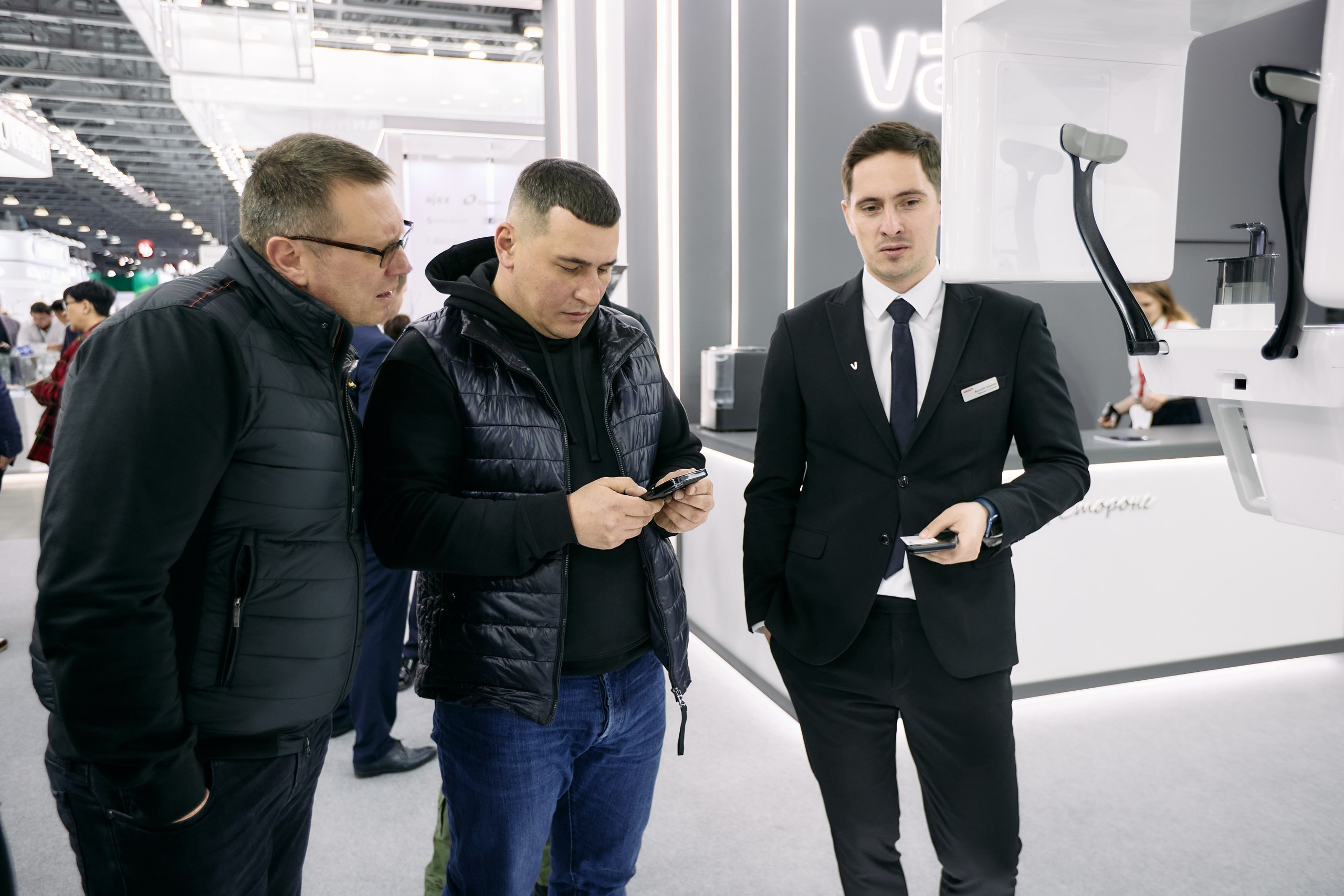 Дентал Салон 2026: Vatech. Свадебный и репортажный фотограф Дмитрий Кононенко