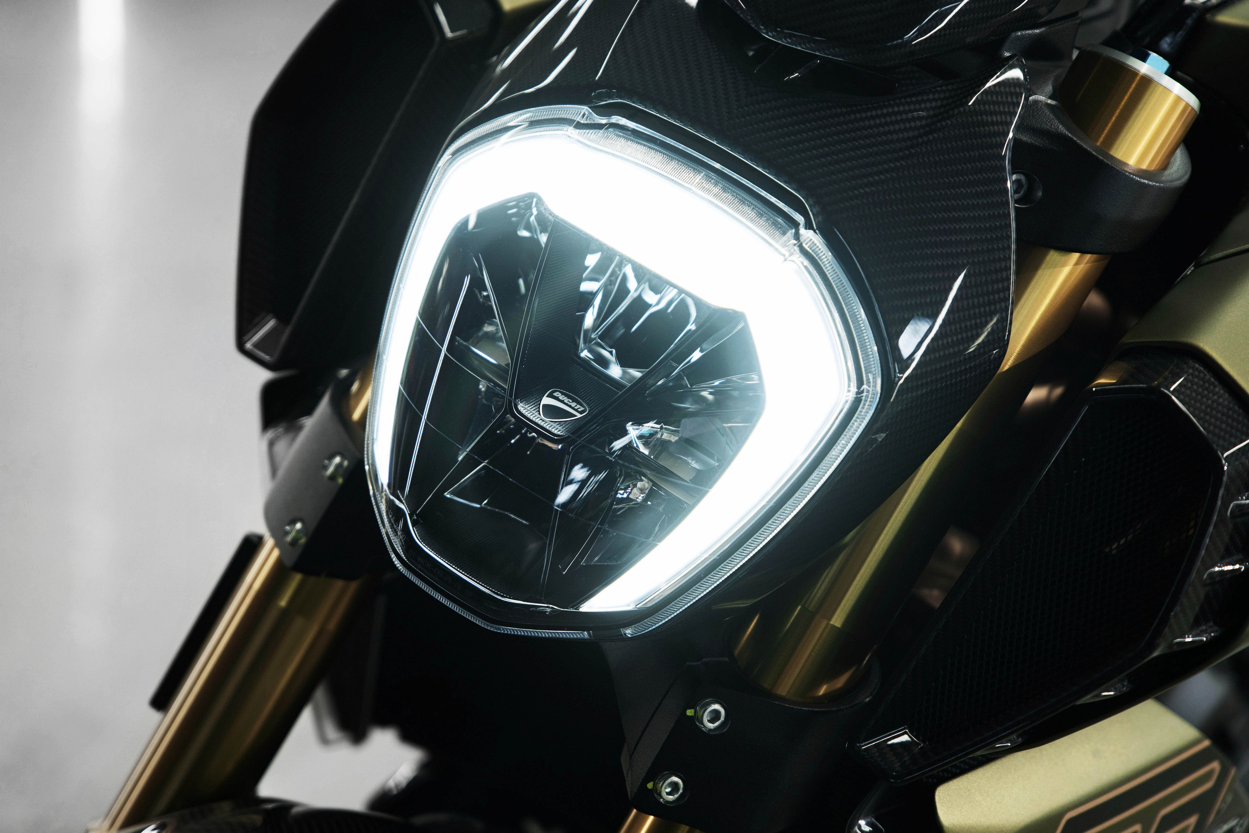 Ducati Diavel Lamborghini. Автомобильный фотограф Светлана Усова