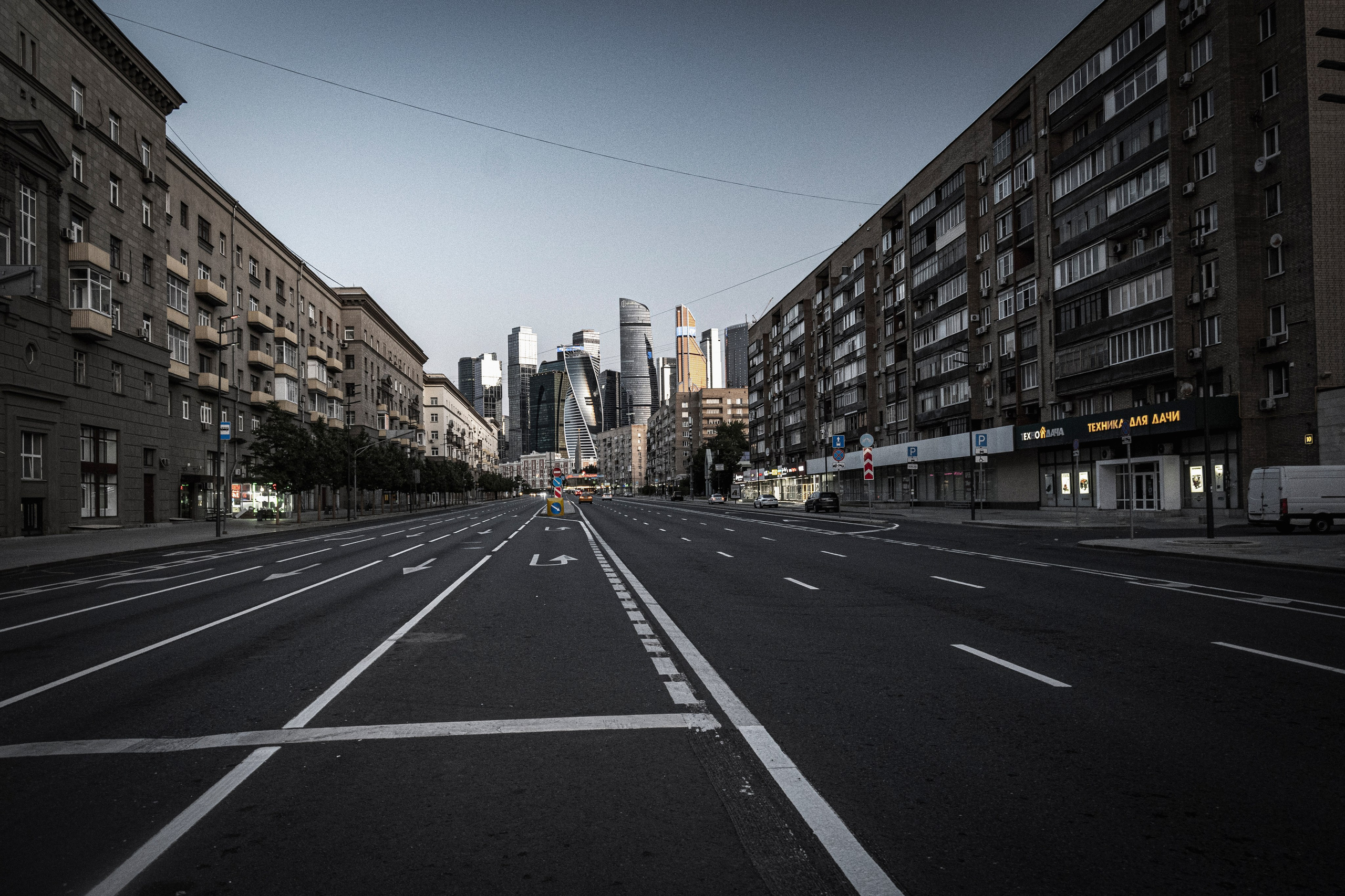 Ночная Москва. Июль 2023. Фотограф Роман Адлер