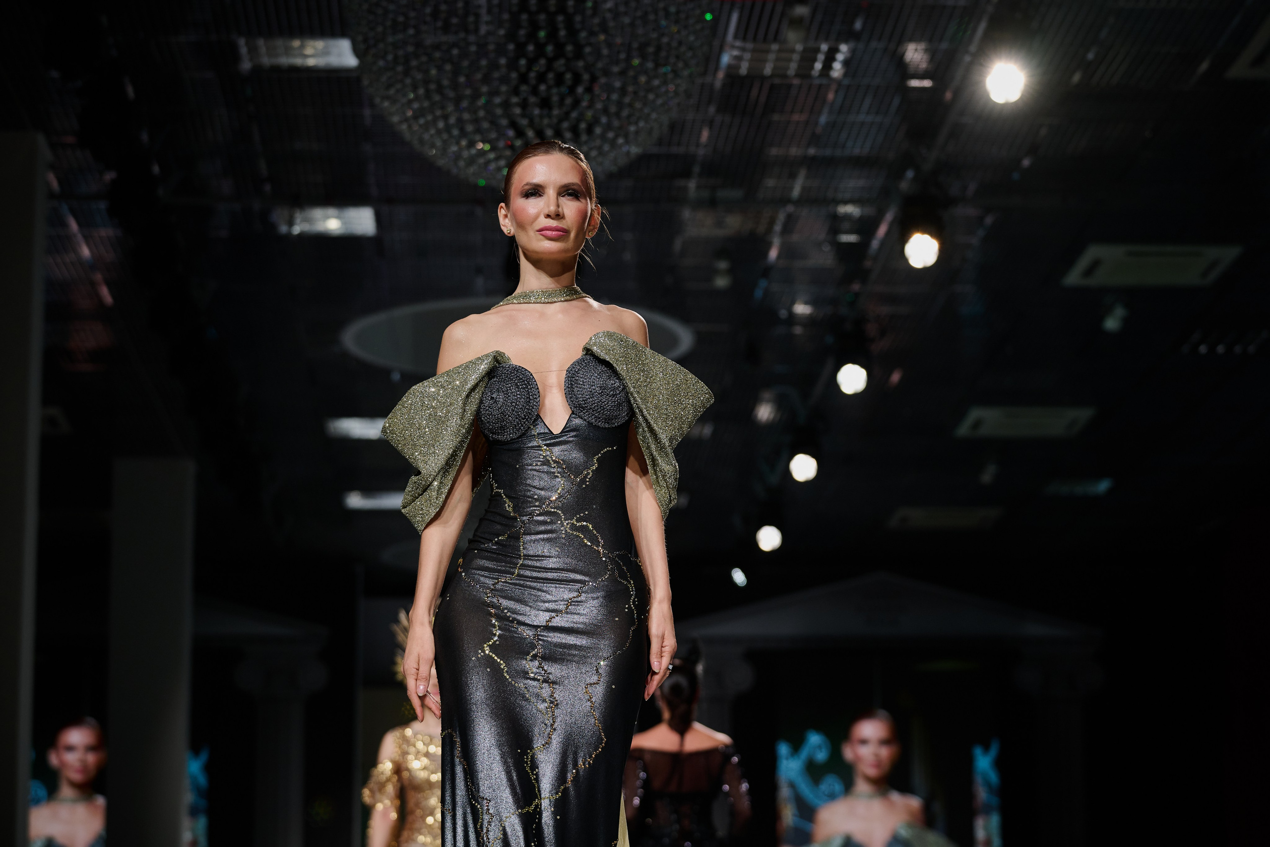 ESTET FASHION WEEK ВЕСНА — 2025. Фотограф Роман Адлер