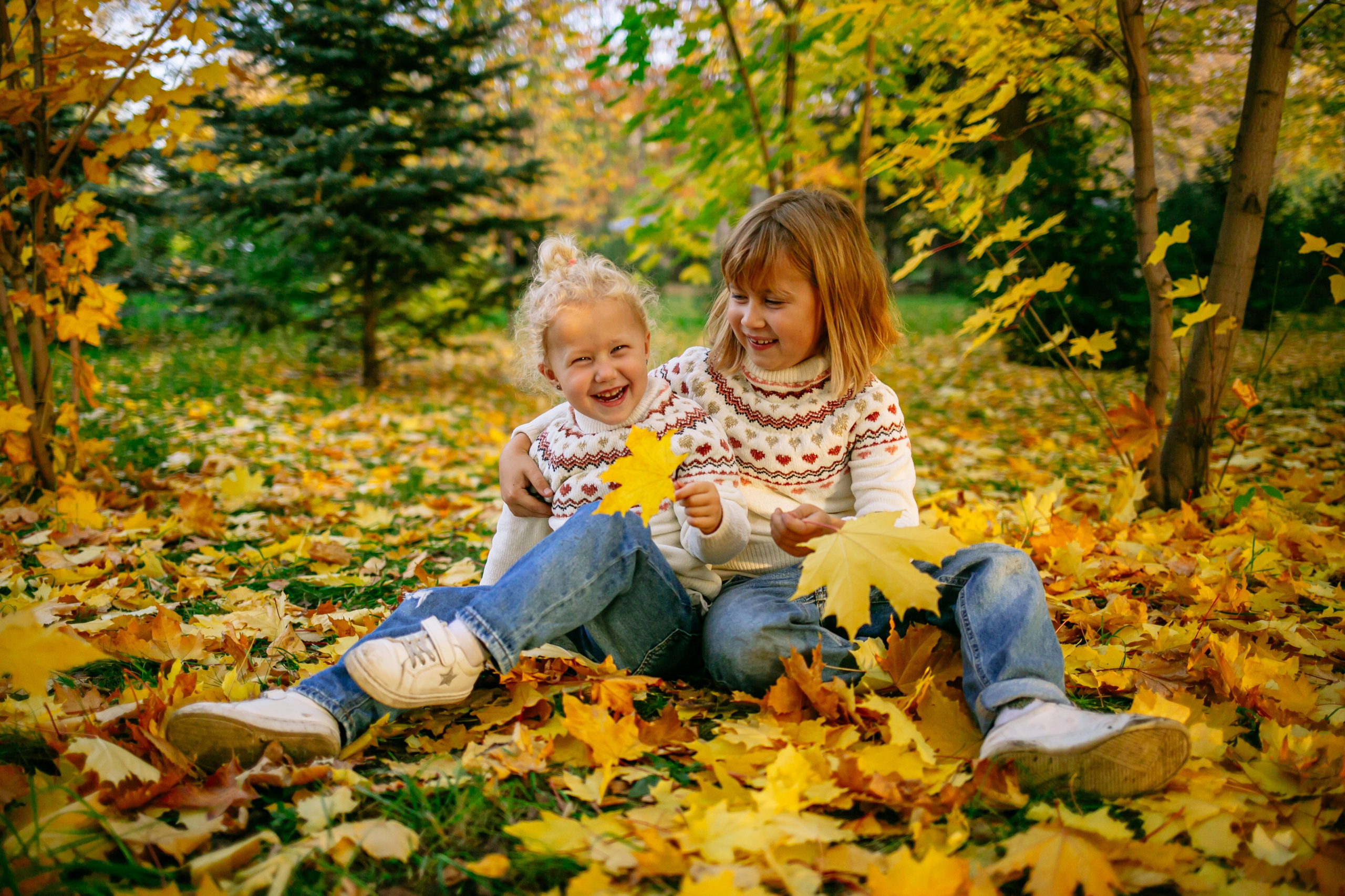 Юля, Анюта, Есения