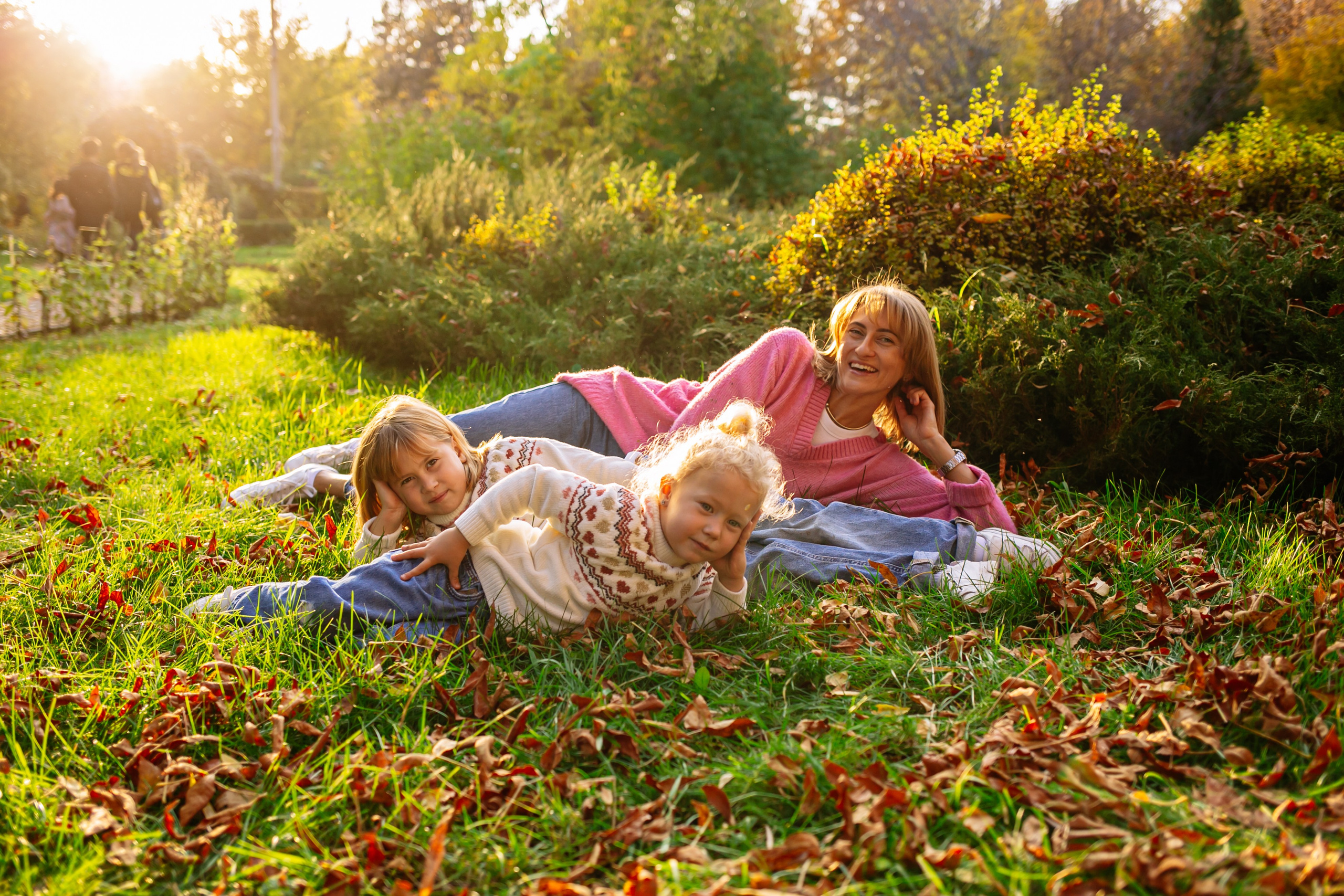 Юля, Анюта, Есения