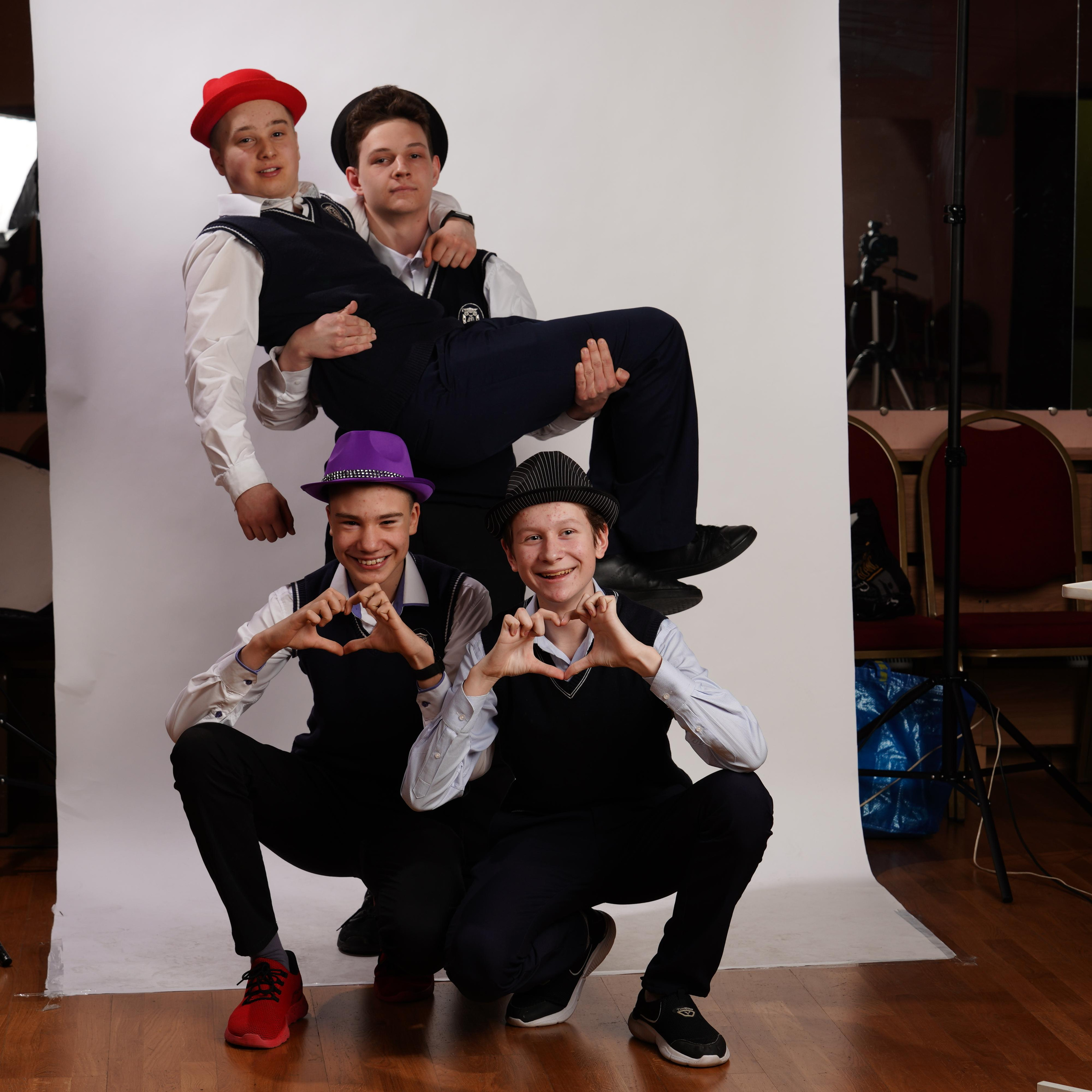 Спустя 3 года. Школьная фотография в Санкт-Петербурге, выпускные альбомы, фотосессии