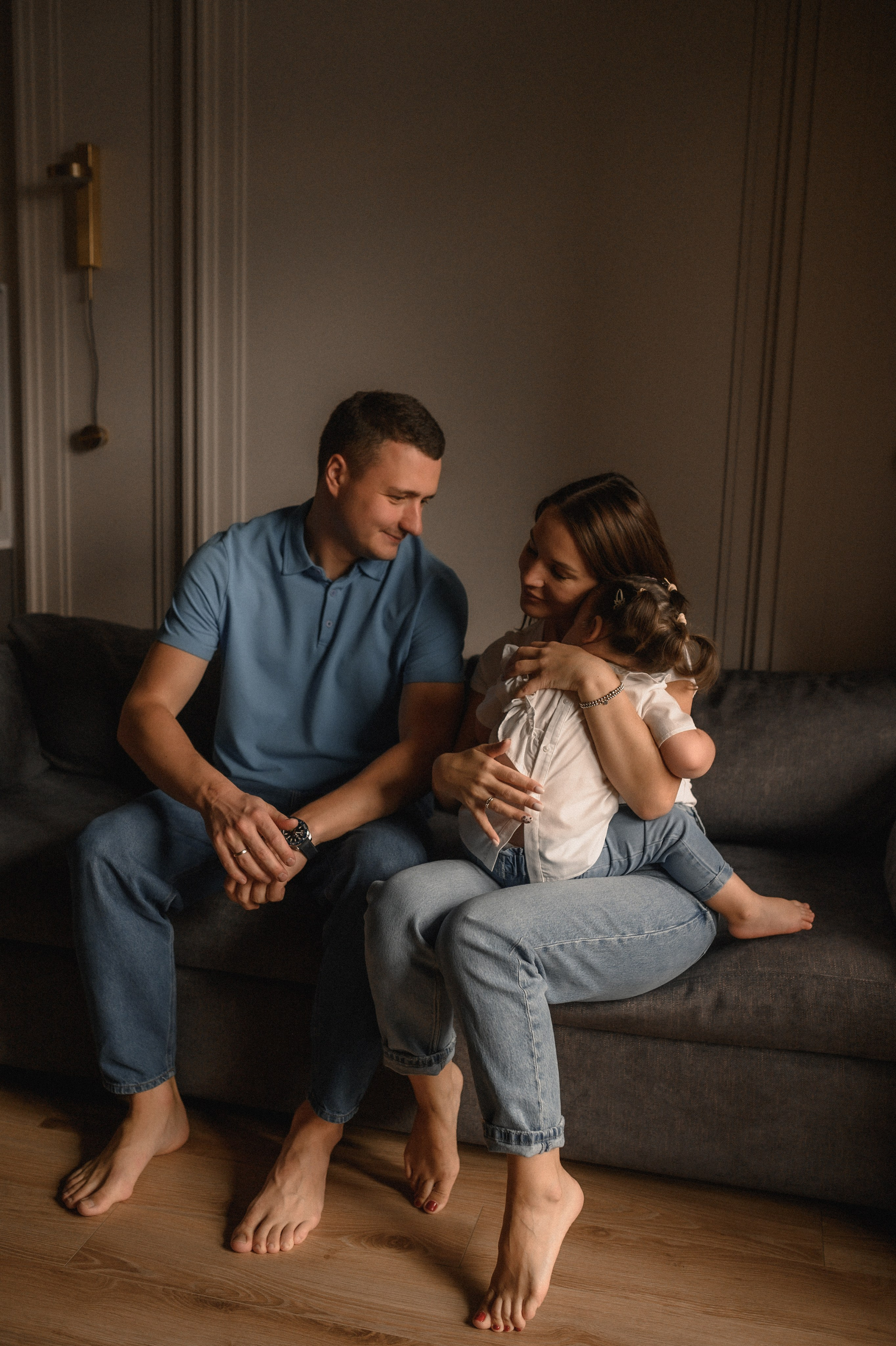 Саша, Таня, Мира и бабушка дома. Семейный и свадебный lifestyle-фотограф в Москве Мария Петрова