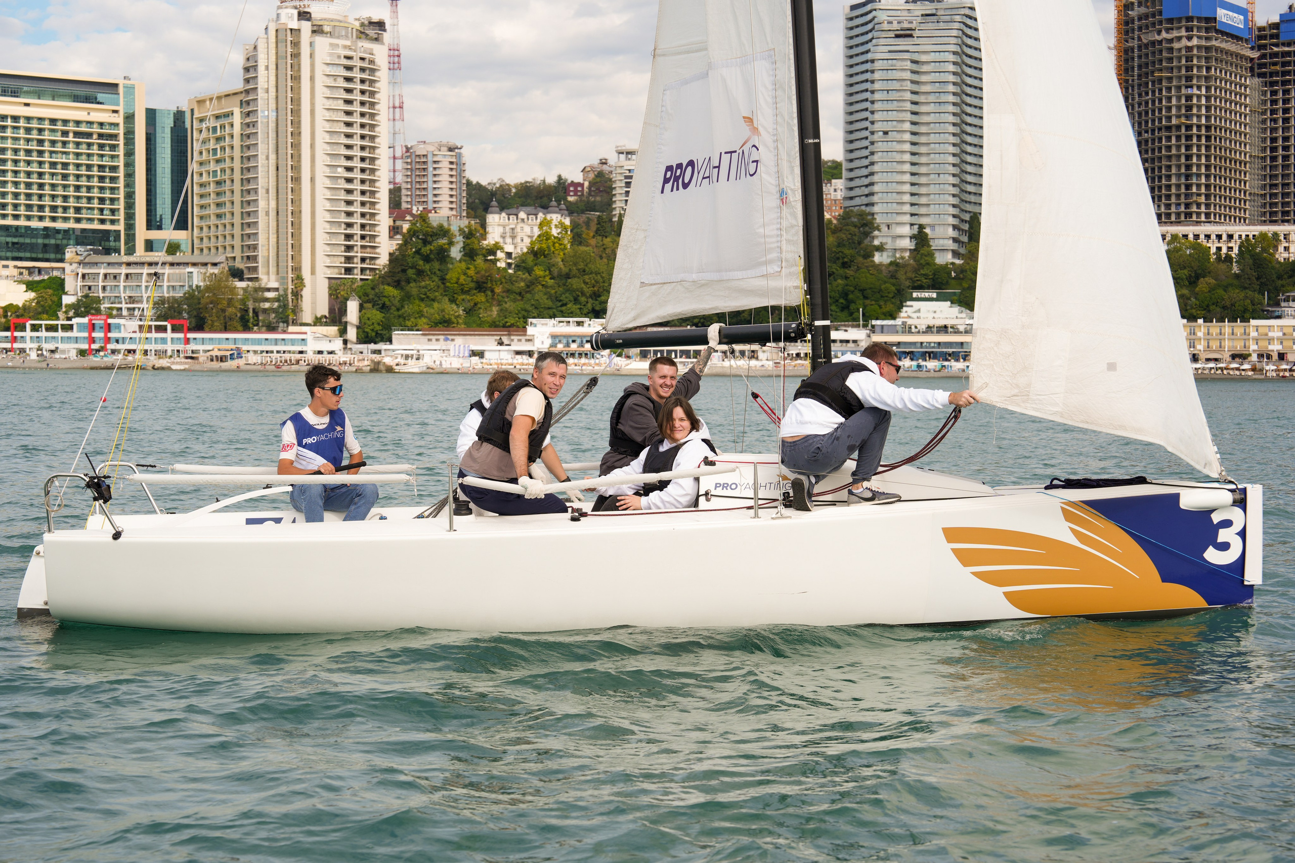Яхтенная регата для компании Агрегатка. Репортажный фотограф в Красной Поляне и Сочи Павлюченко Екатерина