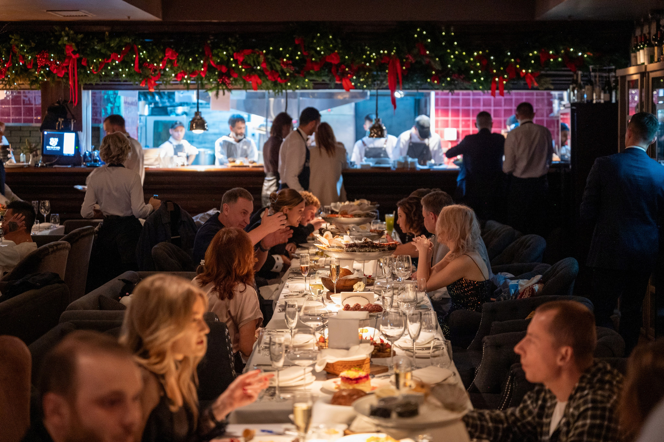 Новый год 2025 в ресторане Red Fox. Репортажный фотограф в Красной Поляне и Сочи Павлюченко Екатерина