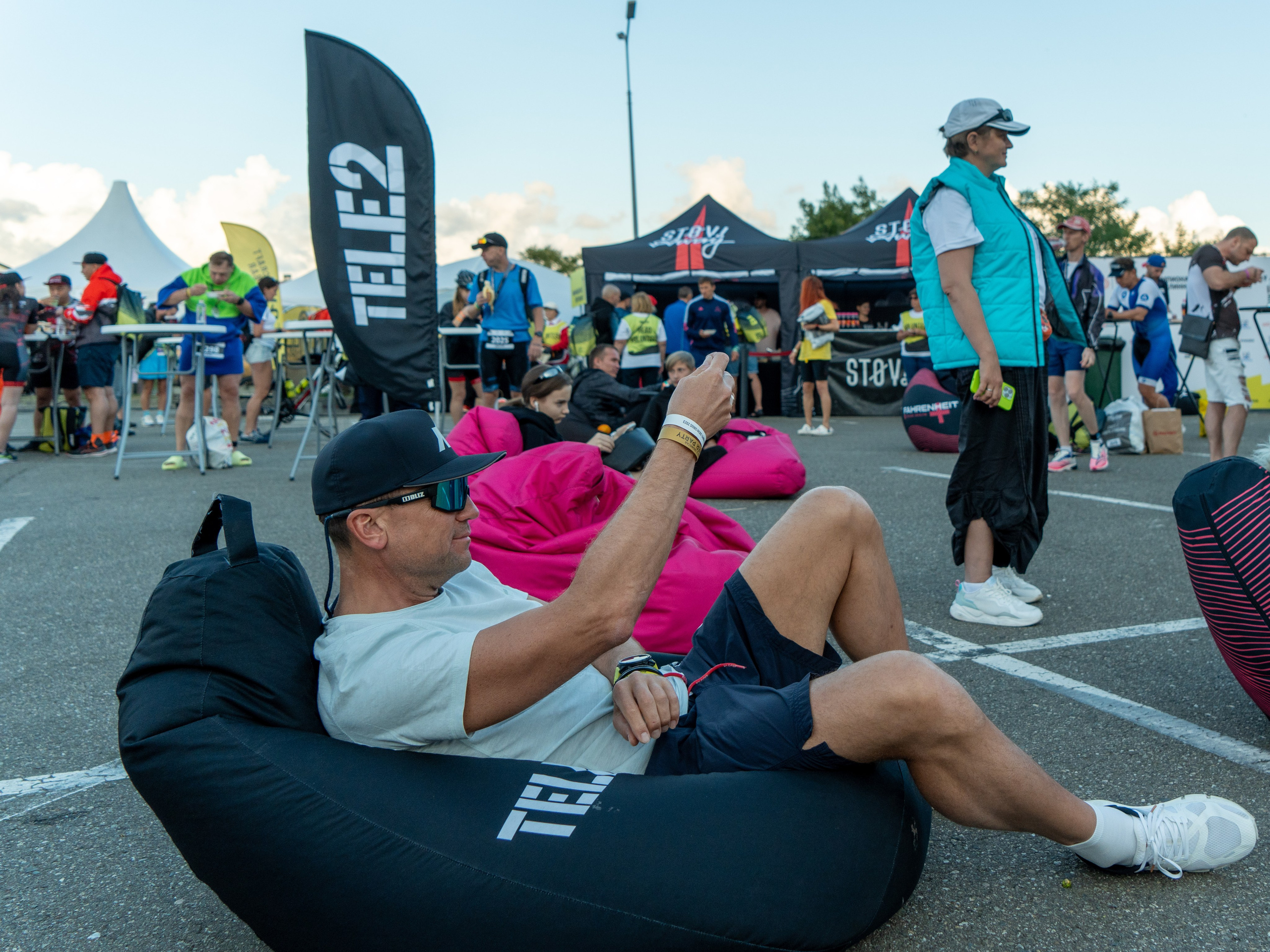 Фотоотчет партнерской интеграции для компании TELE2 на фестивале Ironstar. Репортажный фотограф в Красной Поляне и Сочи Павлюченко Екатерина