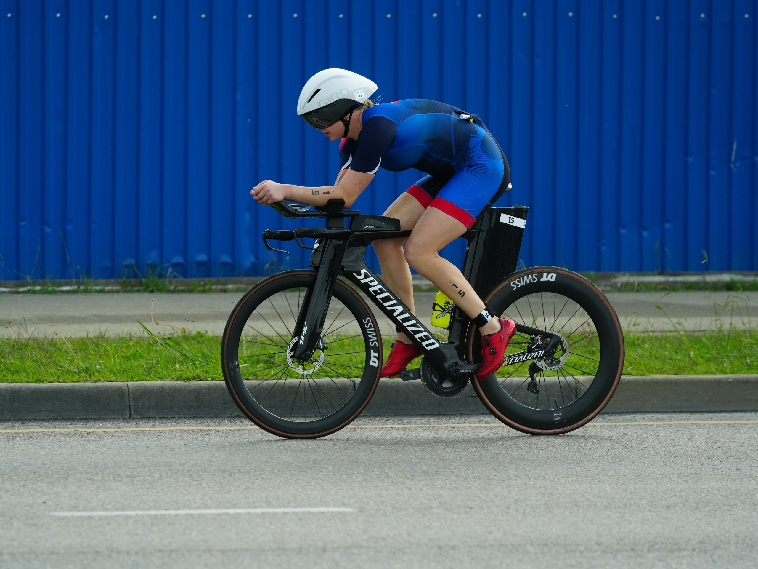 Фотоотчет партнерской интеграции для компании TELE2 на фестивале Ironstar. Репортажный фотограф в Красной Поляне и Сочи Павлюченко Екатерина