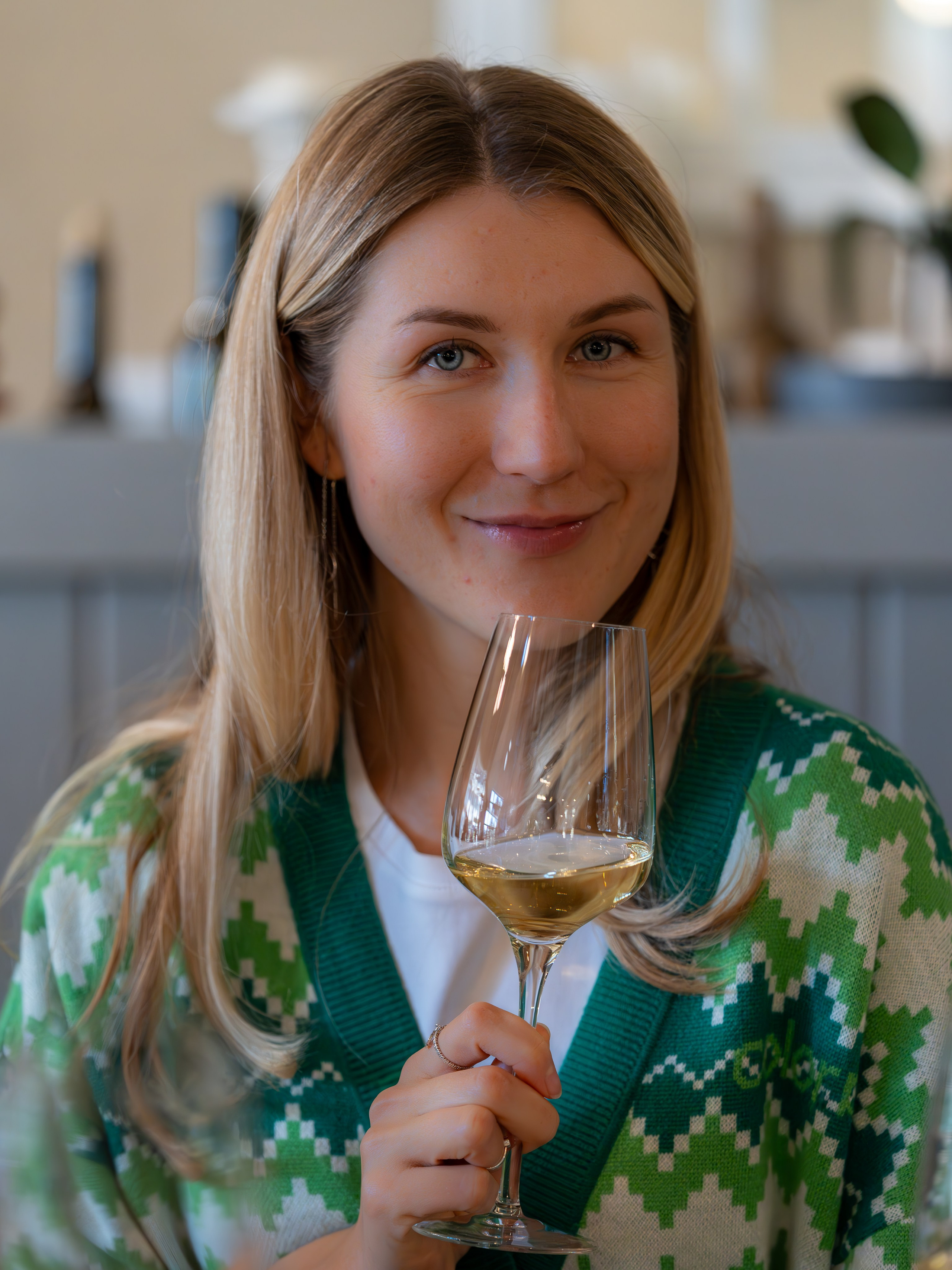 Литературная мастерская с Ольгой Шутовой в «Винотеррии». Репортажный фотограф в Красной Поляне и Сочи Павлюченко Екатерина