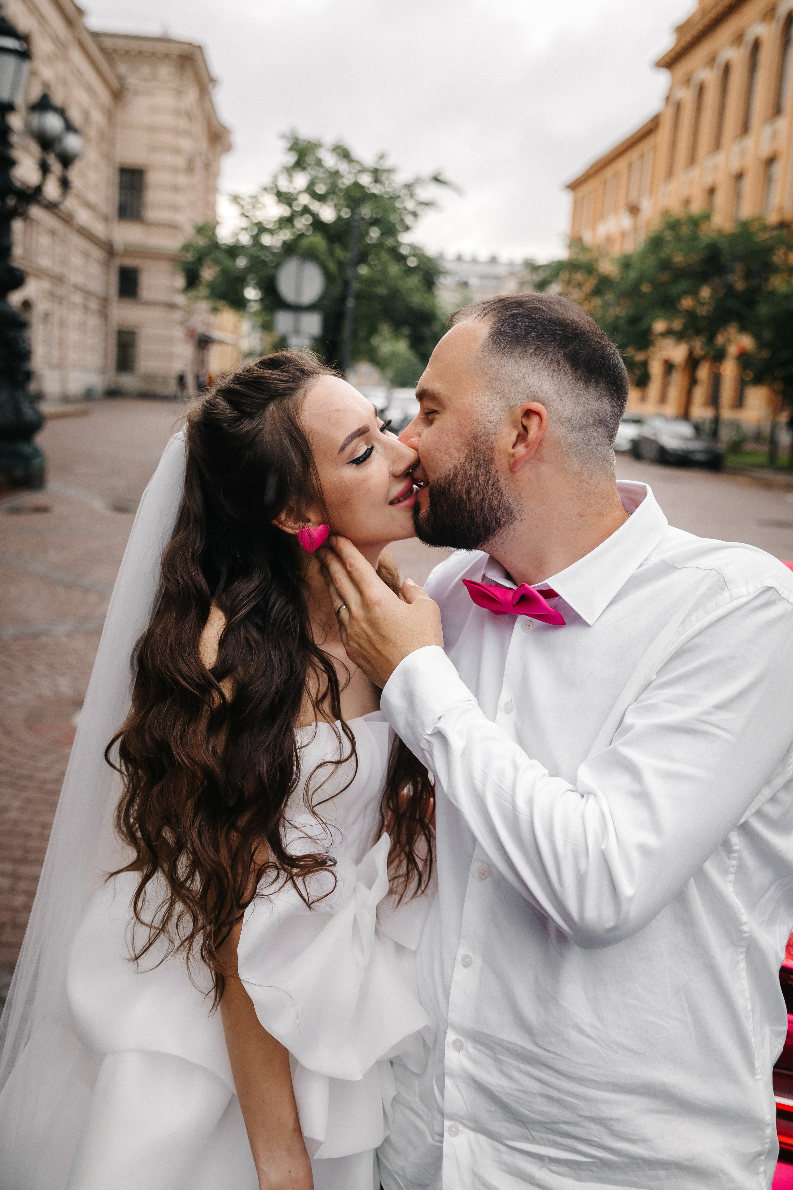 ДВОРЕЦ № 2 | Июль, кабриолет, академия Штиглица. Свадебный фотограф в Санкт-Петербурге Полина Корзухина