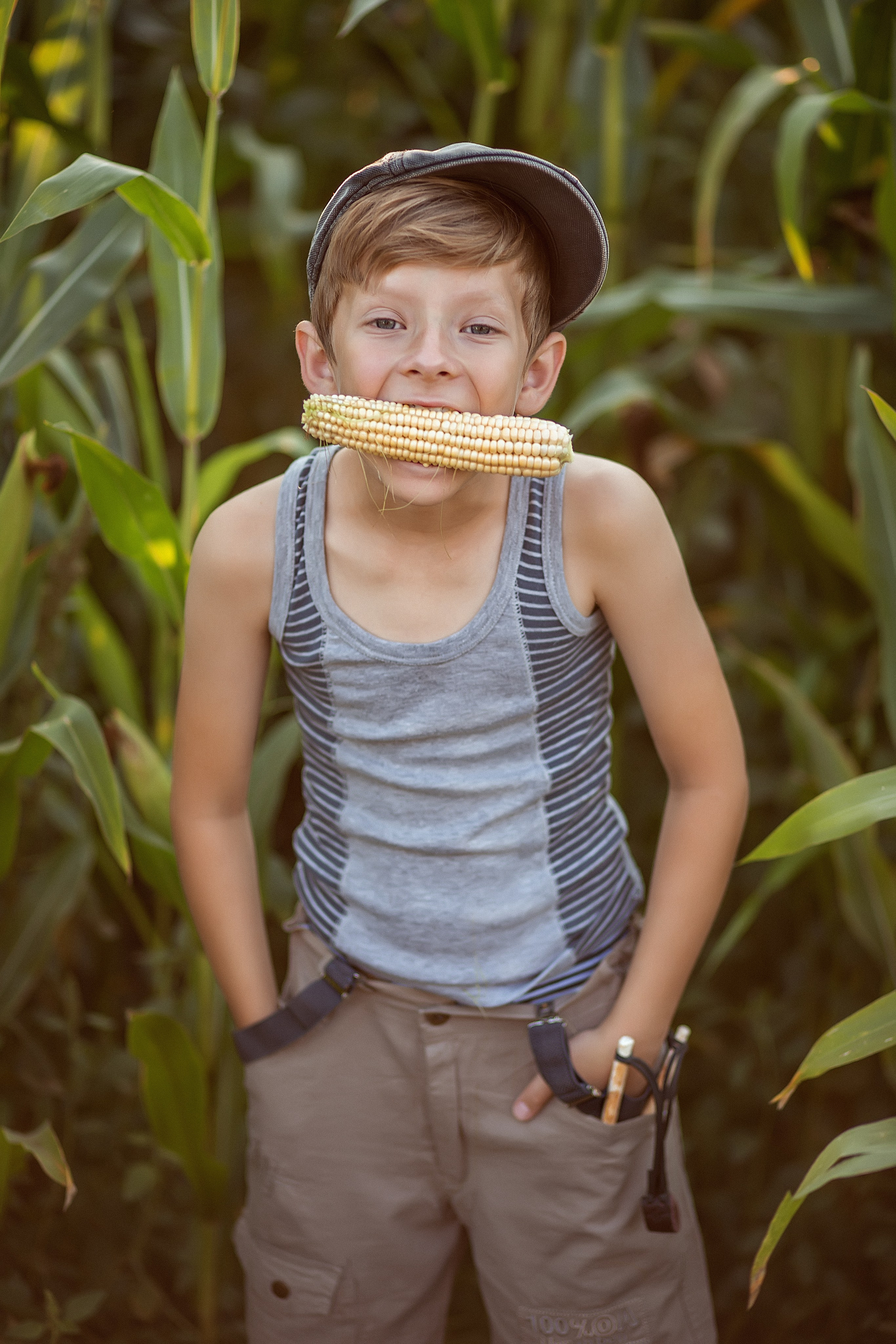 Савелий и кукуруза. Фотограф в Оренбурге Чопорова Тамара