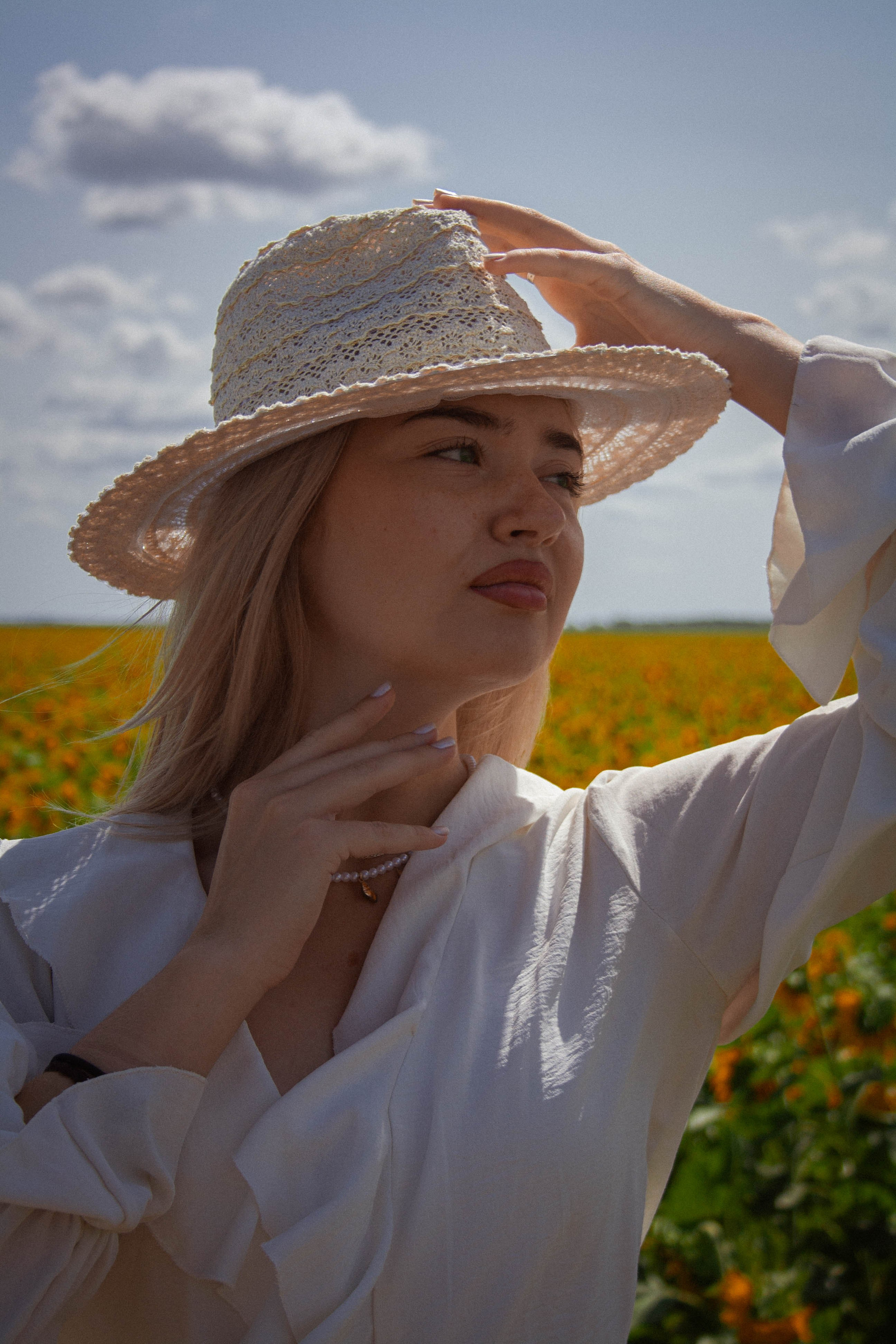 Настроение: уйти в поле с подсолнухами. Портретный фотограф в Саратове