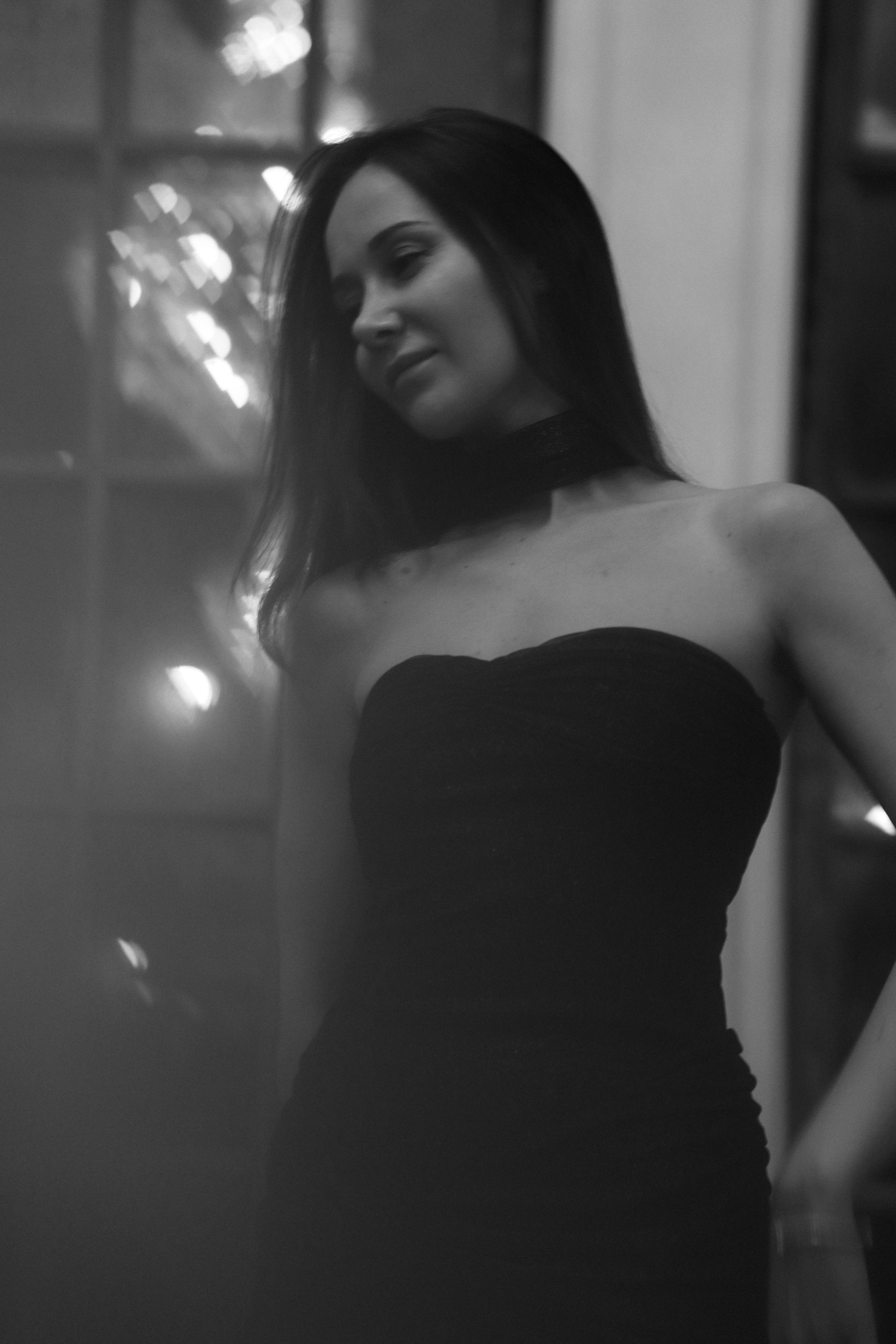 портрет женщины в вечернем платье