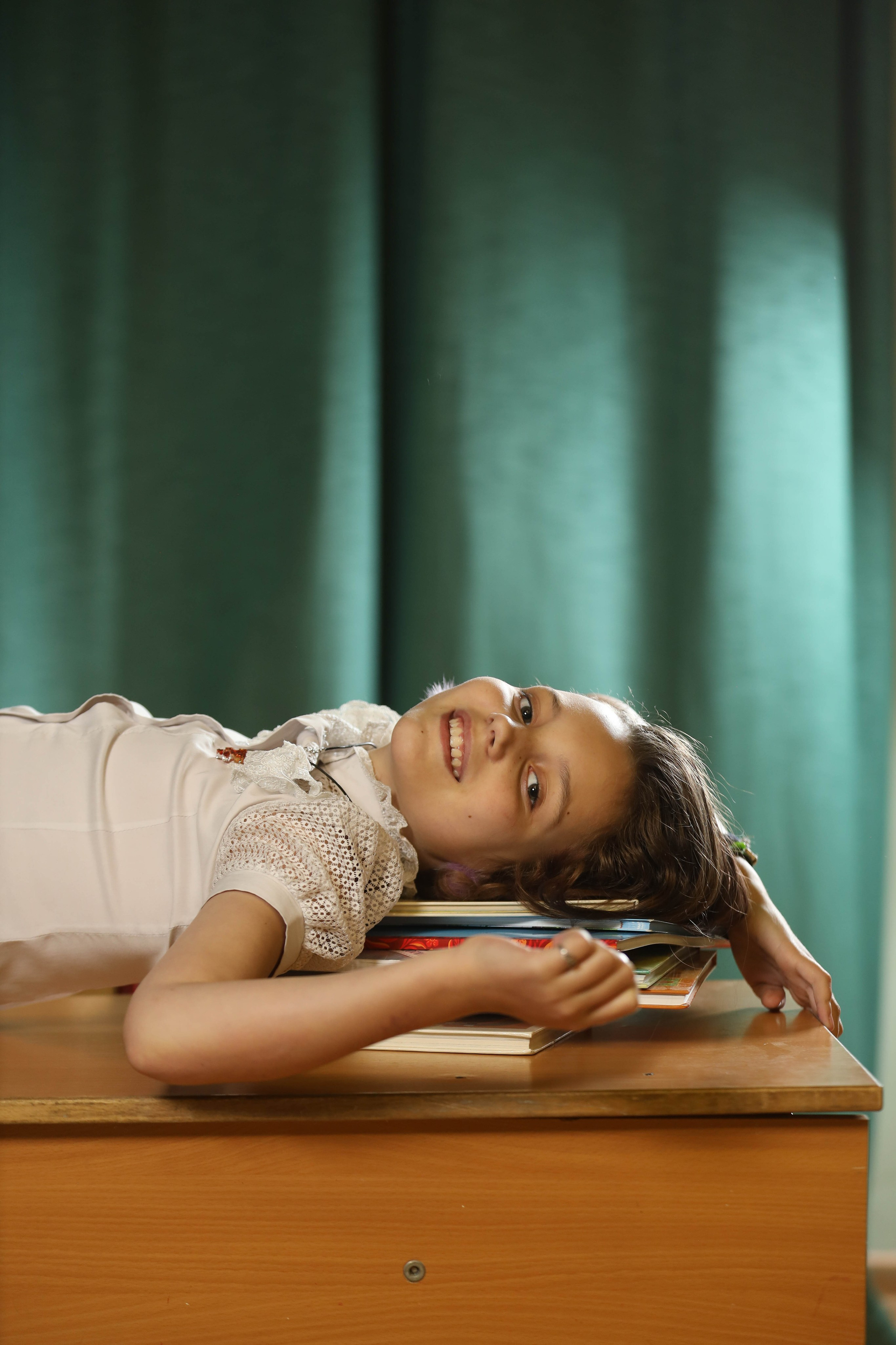 Школьный альбом 4-й класс. Фотограф Антон Чупринин