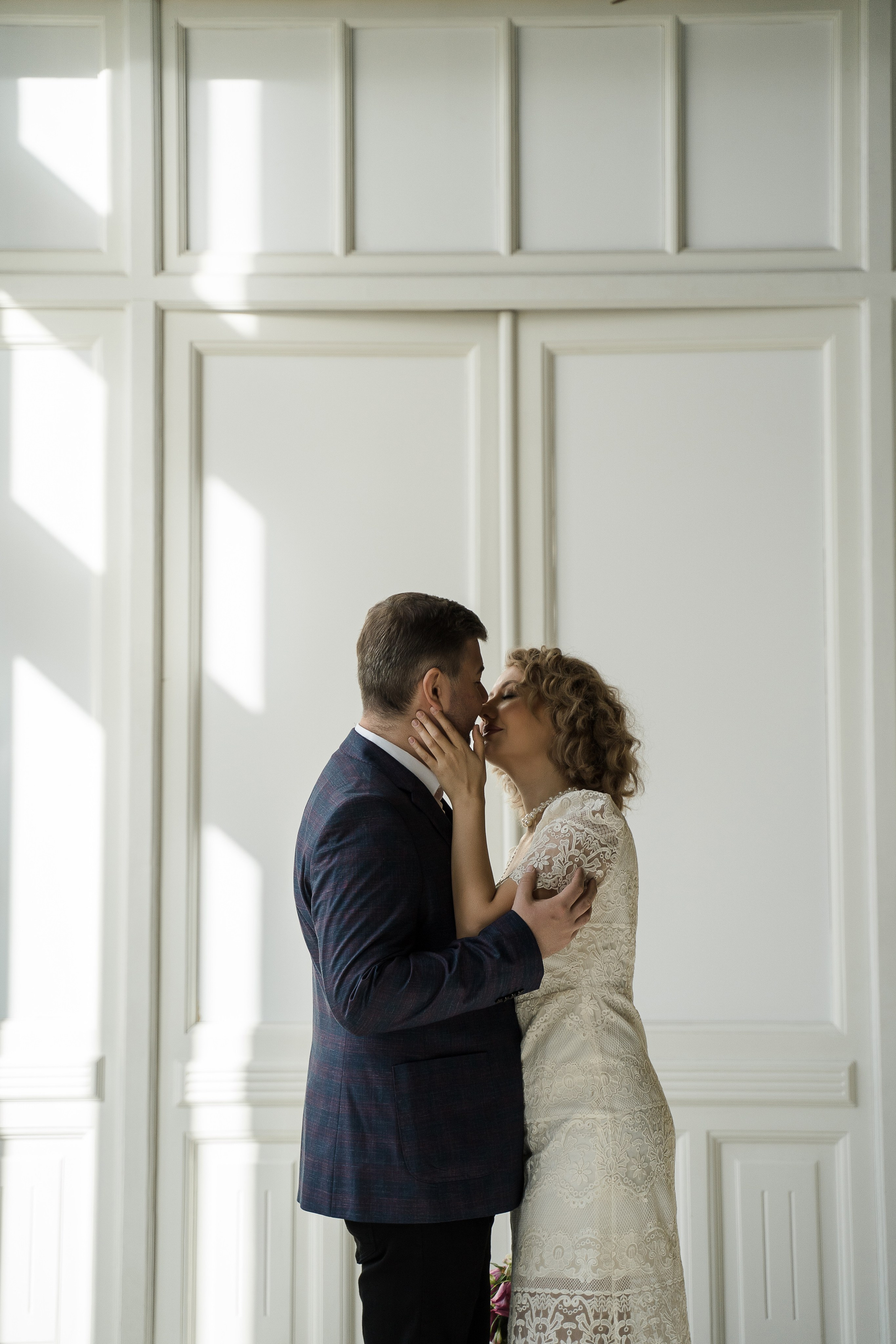 Свадебная фотосессия на Витебском вокзале. Свадебный и семейный фотограф в Пушкине и Санкт-Петербурге Мария Филиппова