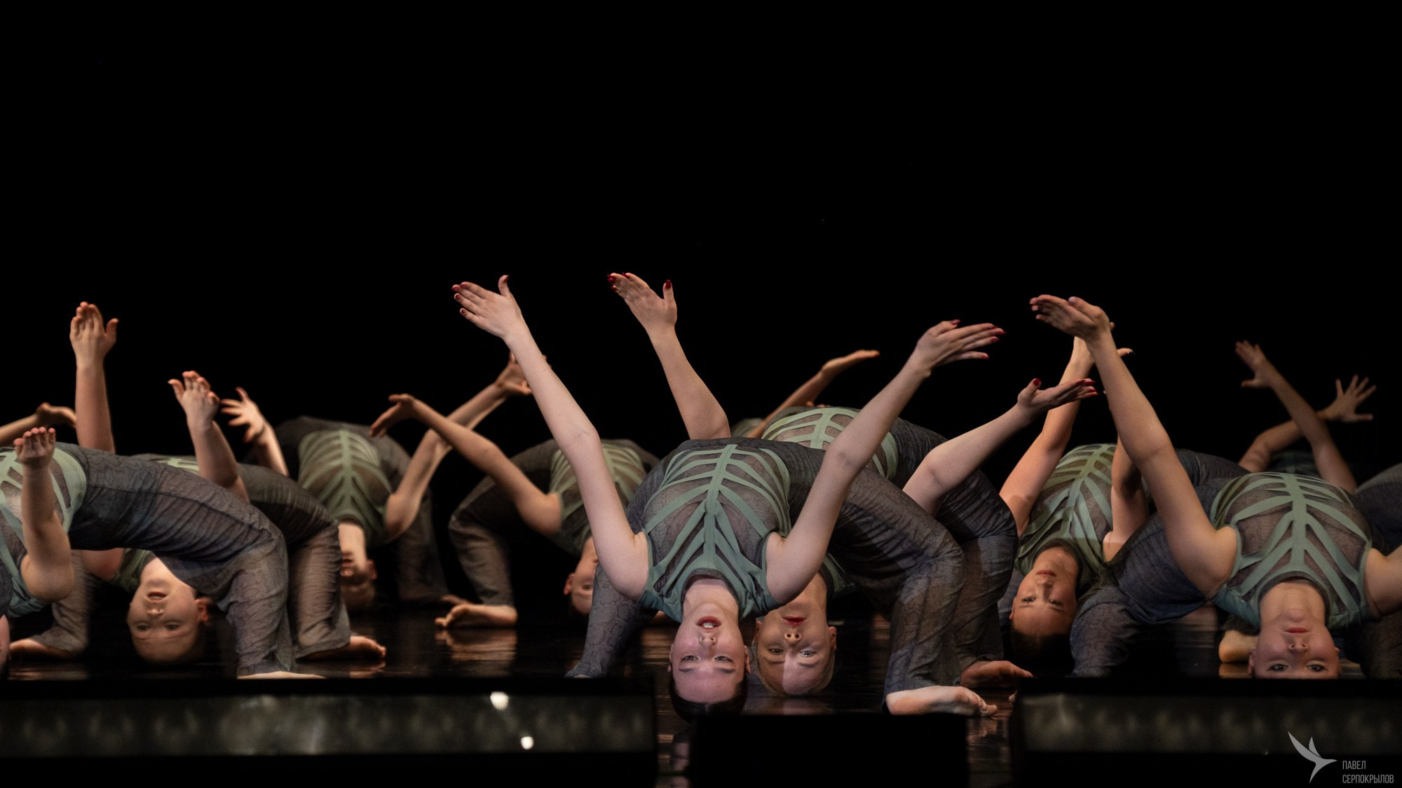 Концерт народного хореографического коллектива «Виктория». Репортажный фотограф в Казани Павел Серпокрылов