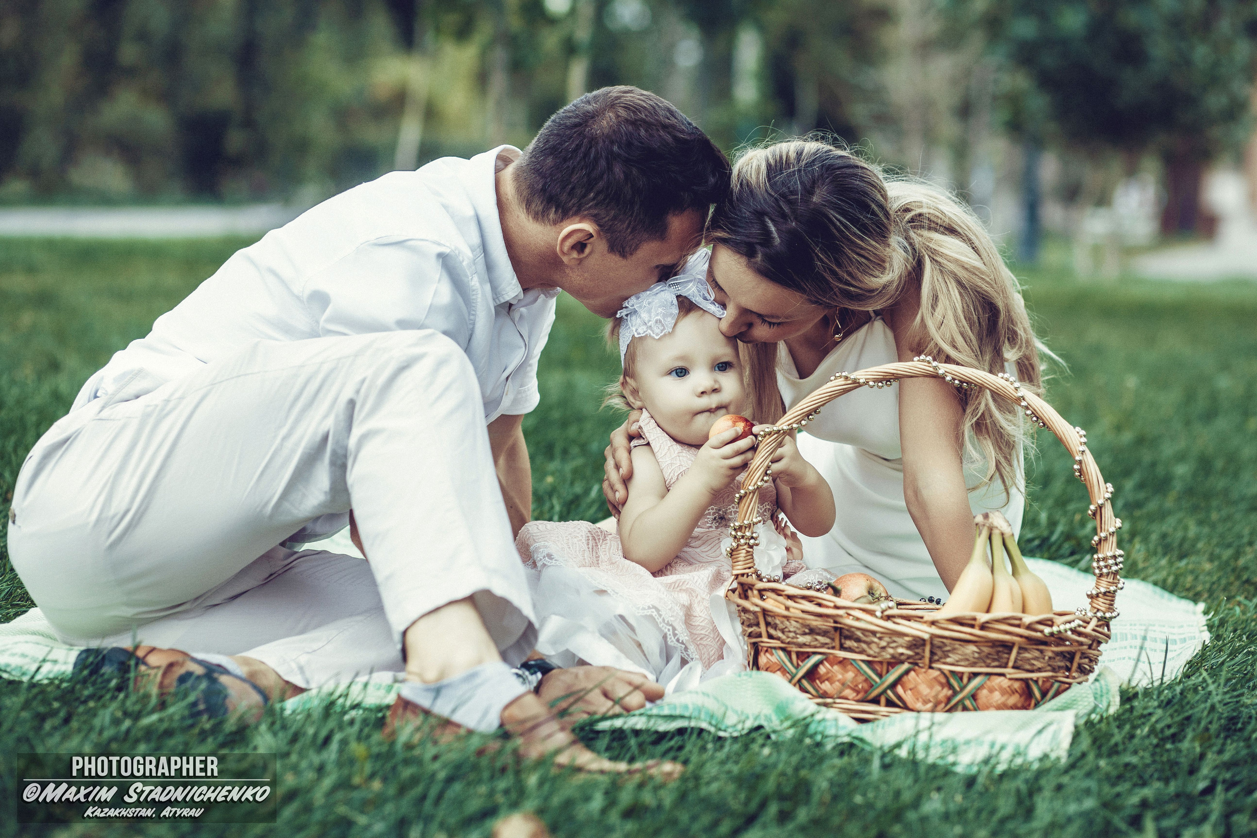 Семейная фотосессия. Фотограф в Атырау Максим Стадниченко