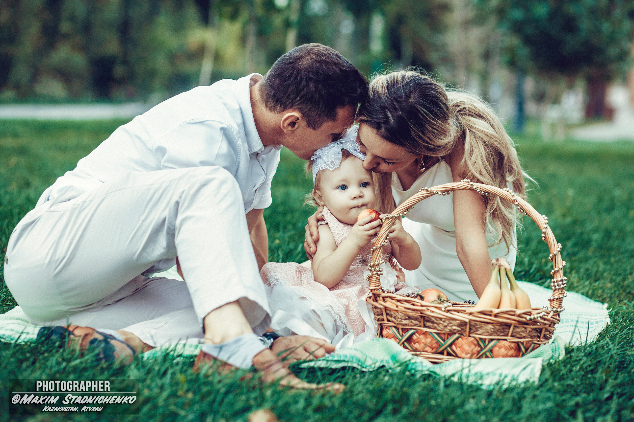 Семейная фотосессия. Фотограф в Атырау Максим Стадниченко