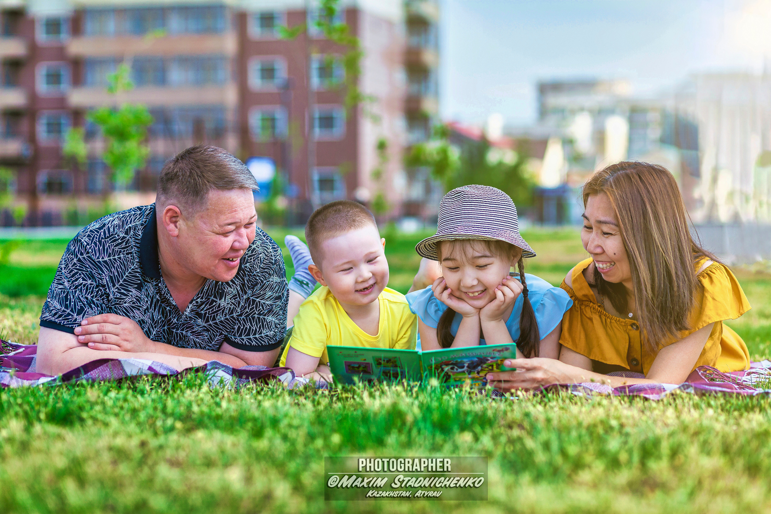 Семейная фотосессия. Фотограф в Атырау Максим Стадниченко