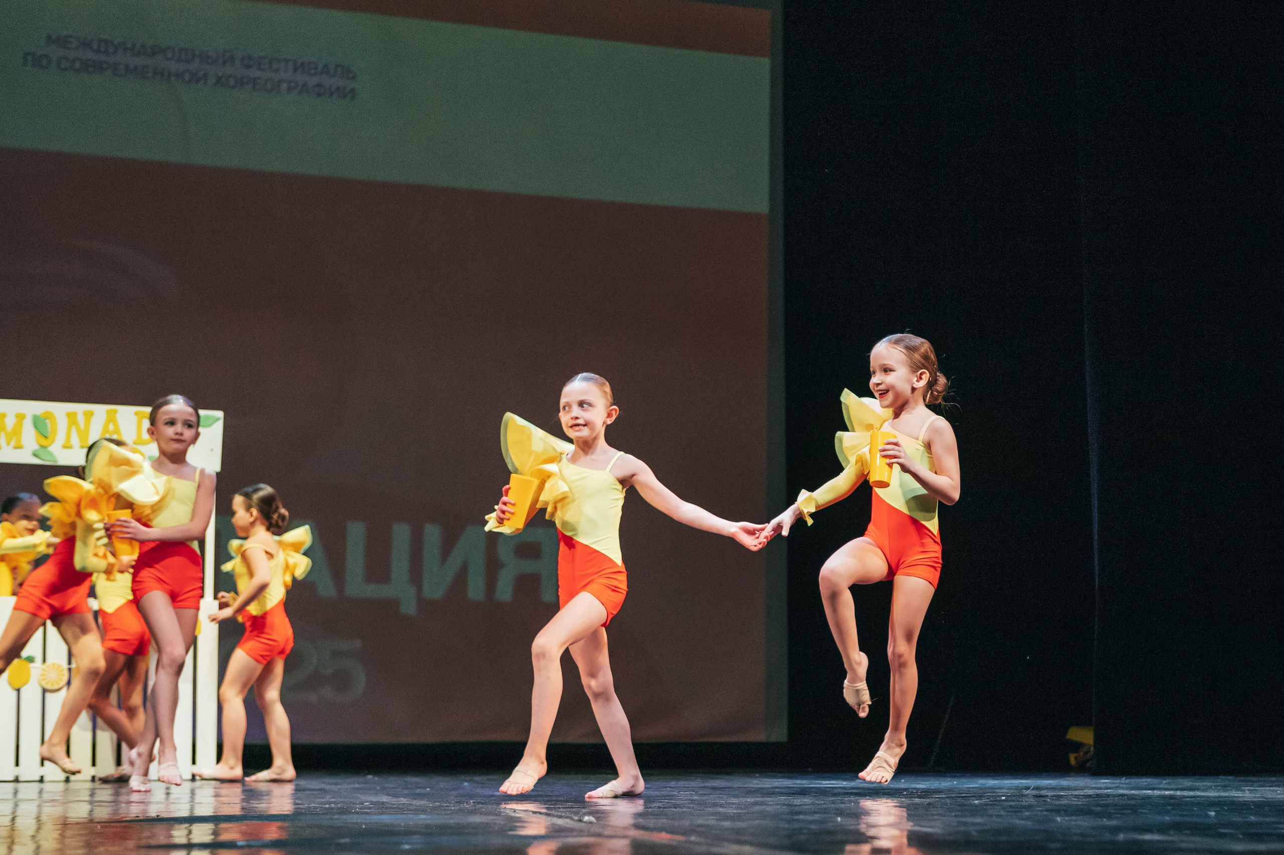 Антигравитация 2025. Семейный и детский фотограф в г. Новосибирске Макеева Анастасия