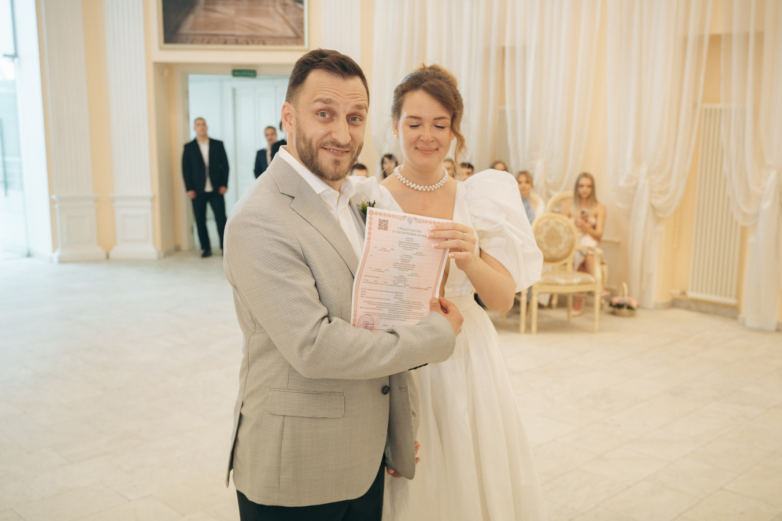 В ЗАГСе Выборгского района Санкт-Петербурга. Professional photoartist in St. Petersburg (wedding, reportage, portrait, model book, love story) Alexander Shvedov