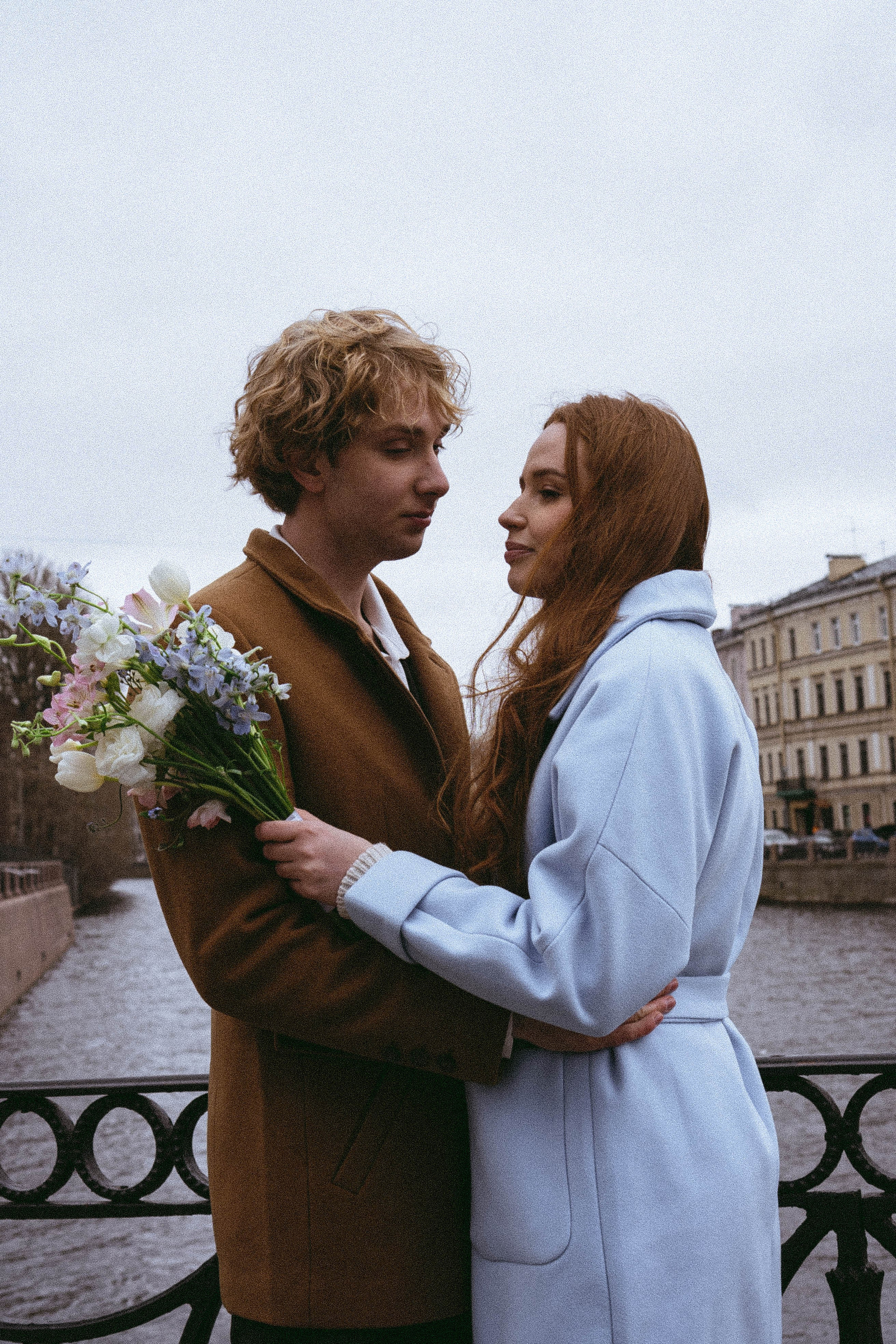 СВАДЕБНАЯ СЬЕМКА В ОТЕЛЕ. СБОРЫ ЖЕНИХА И НЕВЕСТЫ И ТАКЖЕ ТОР И ПОДГОТОВКА К ПРОГУЛКЕ И ПРОГУЛКА ПО ПЕТРОГРАДКЕ. Профессиональный фотограф, Санкт-Петербург — Виктория Богомолова