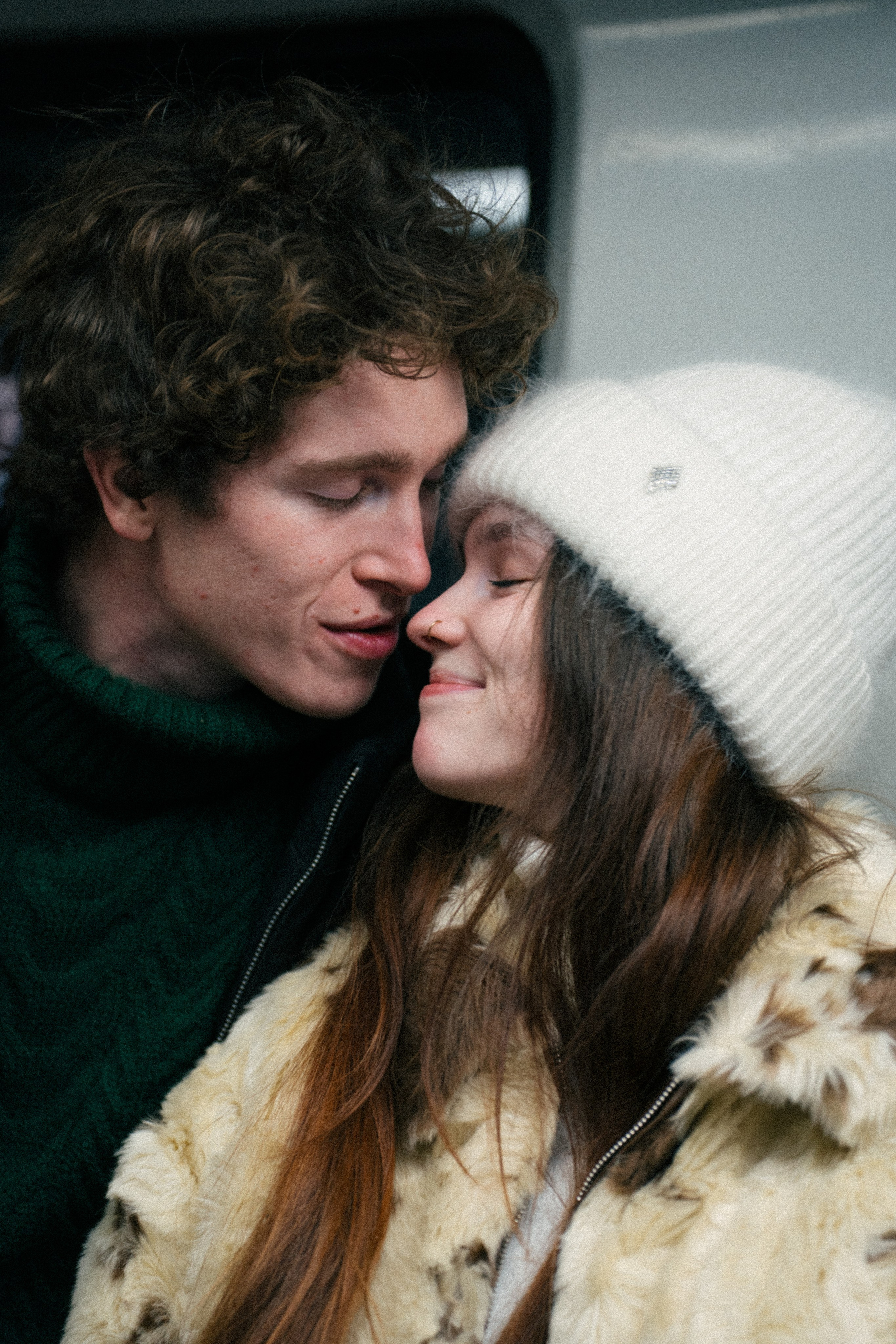 НОВОГОДНЯЯ ПРОГУЛКА ПАРЫ ПО ЧЕРНЫШЕВСКОЙ ПЕРЕД НОВЫМ ГОДОМ. Профессиональный фотограф, Санкт-Петербург — Виктория Богомолова