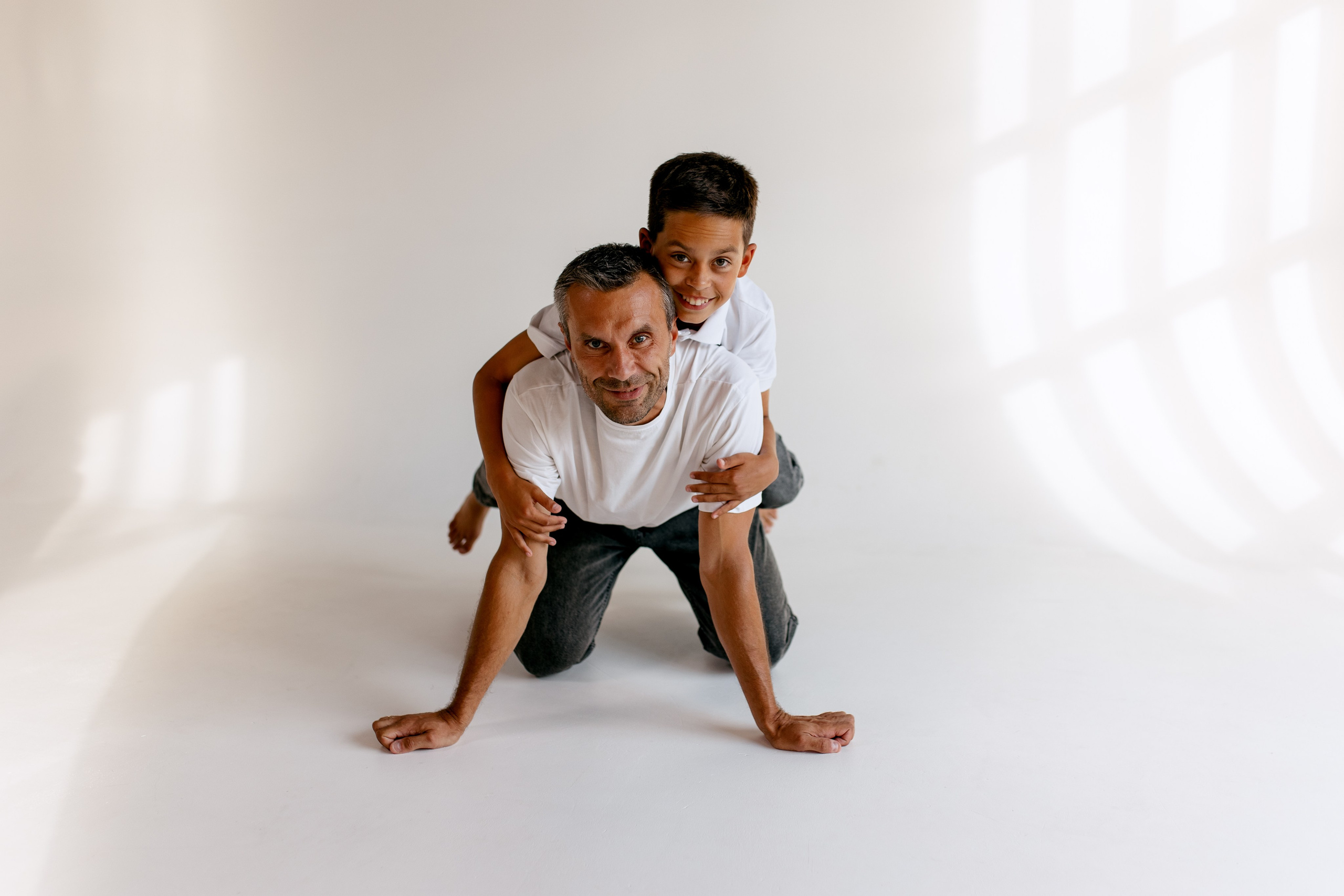 На белом фоне. Свадебный и семейный фотограф в Туле и области Маша Костина