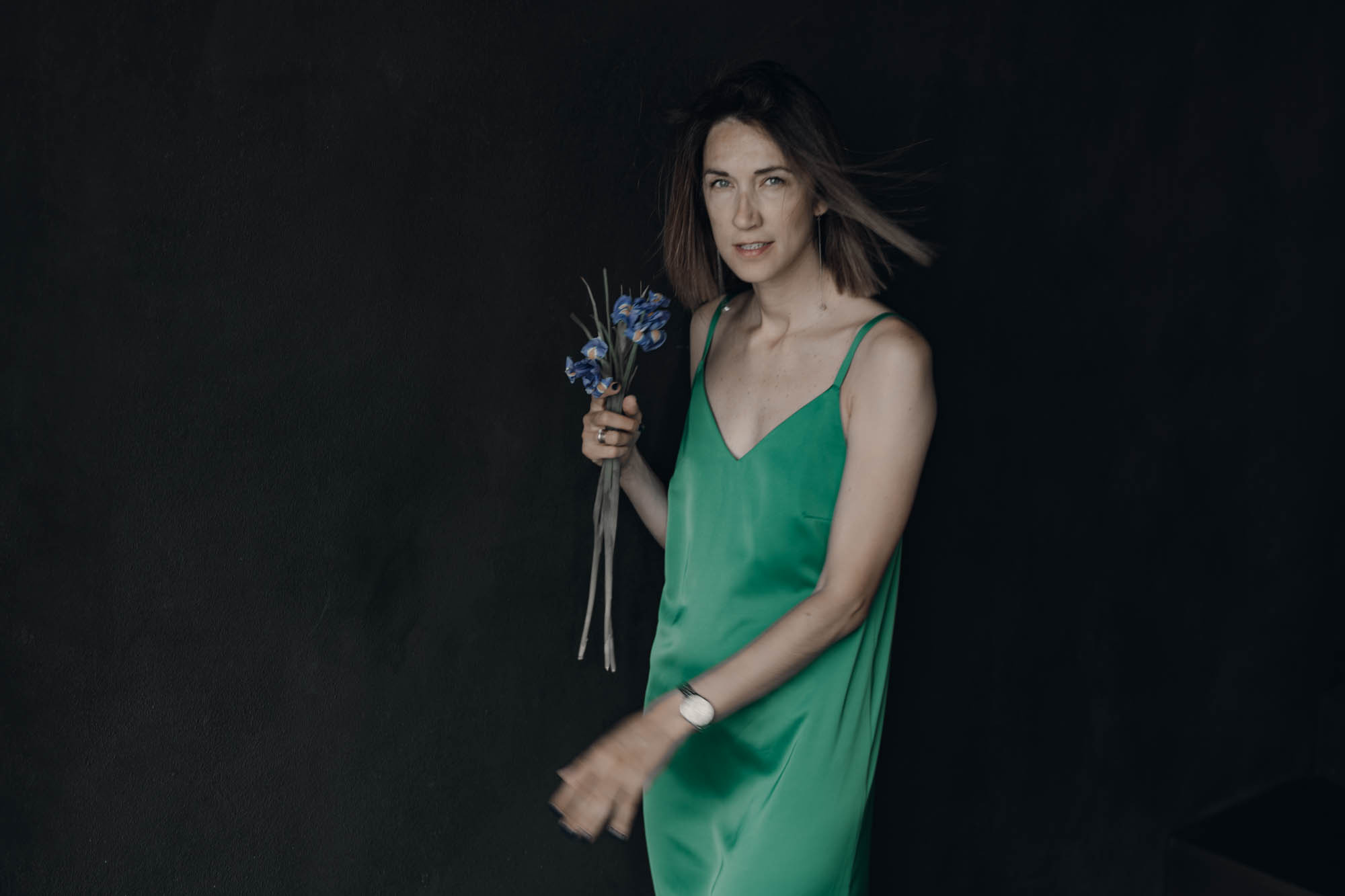 IRIS AND GREEN DRESS. Фотограф Анастасия Броварник в Санкт-Петербурге